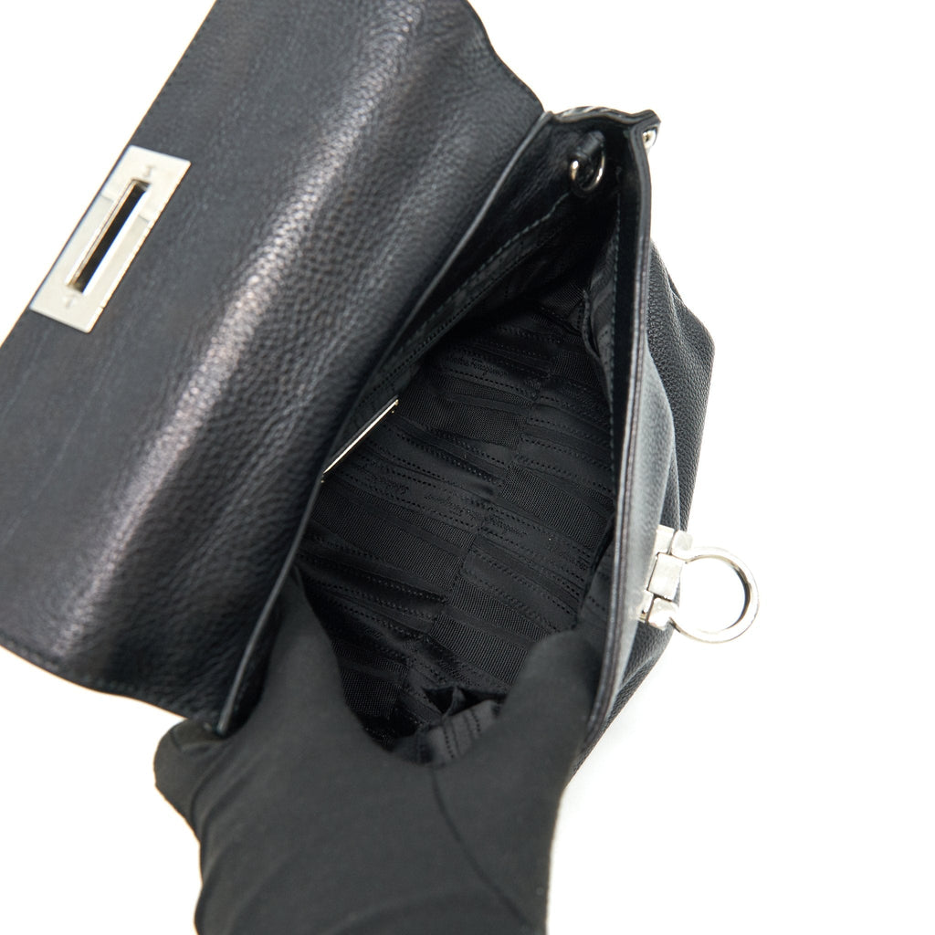 SALVATORE FERRAGAMO SOPHIA HANDLE CROSSBODY BAG IN BLACK SHW