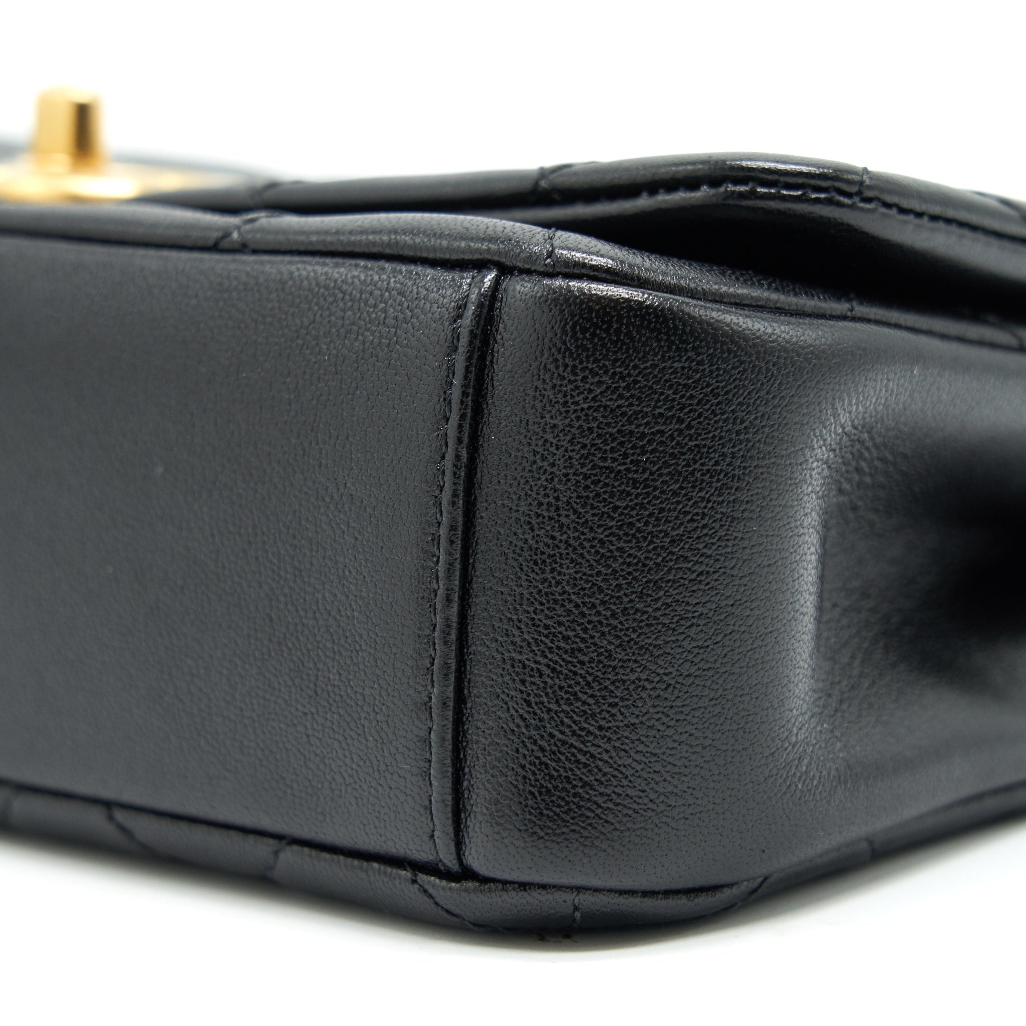 CHANEL SHINY LAMBSKIN FLAP BAG BLACK GHW