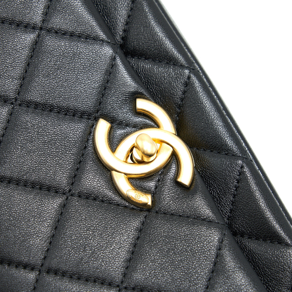 CHANEL SHINY LAMBSKIN FLAP BAG BLACK GHW
