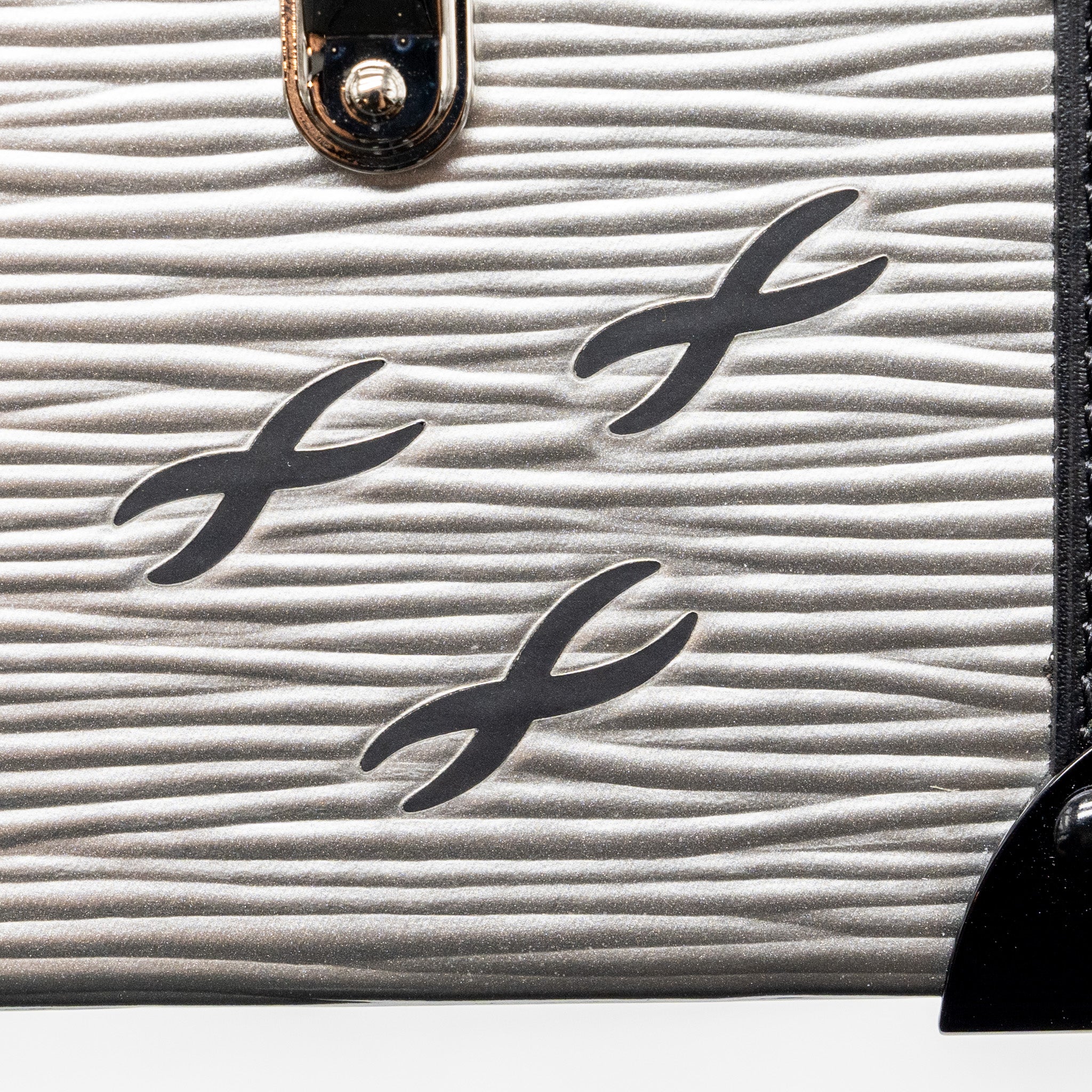 LOUIS VUITTON PETITE MALLE EPI WHITE/BLACK GHW