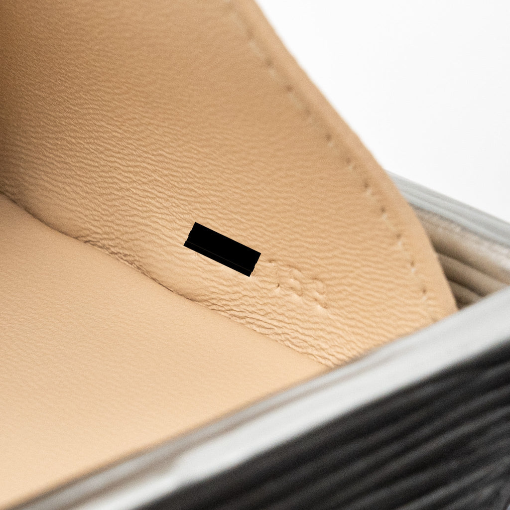 LOUIS VUITTON PETITE MALLE EPI WHITE/BLACK GHW