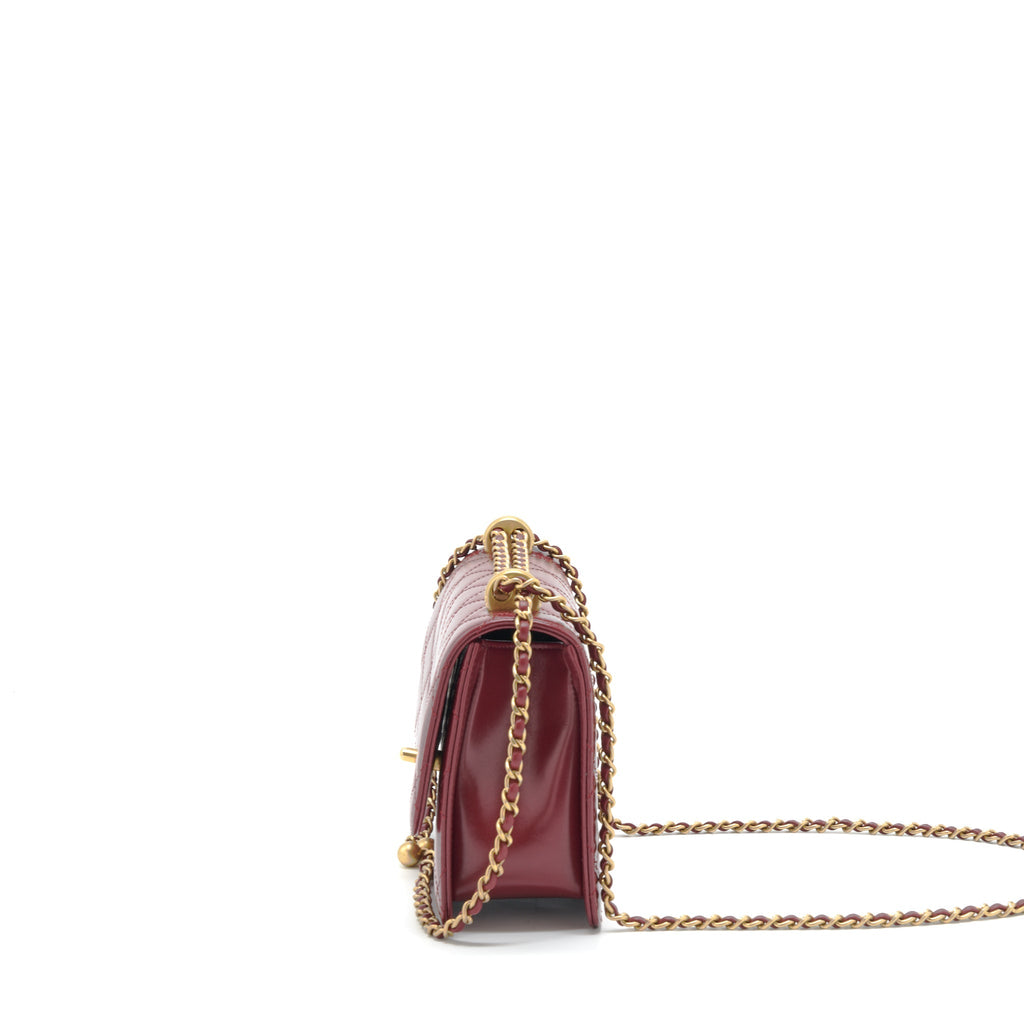 CHANEL 21A MEDIUM GOLD CRUSH FLAP BAG CALFSKIN NC635 BURGUNDY GHW (MICROCHIP)