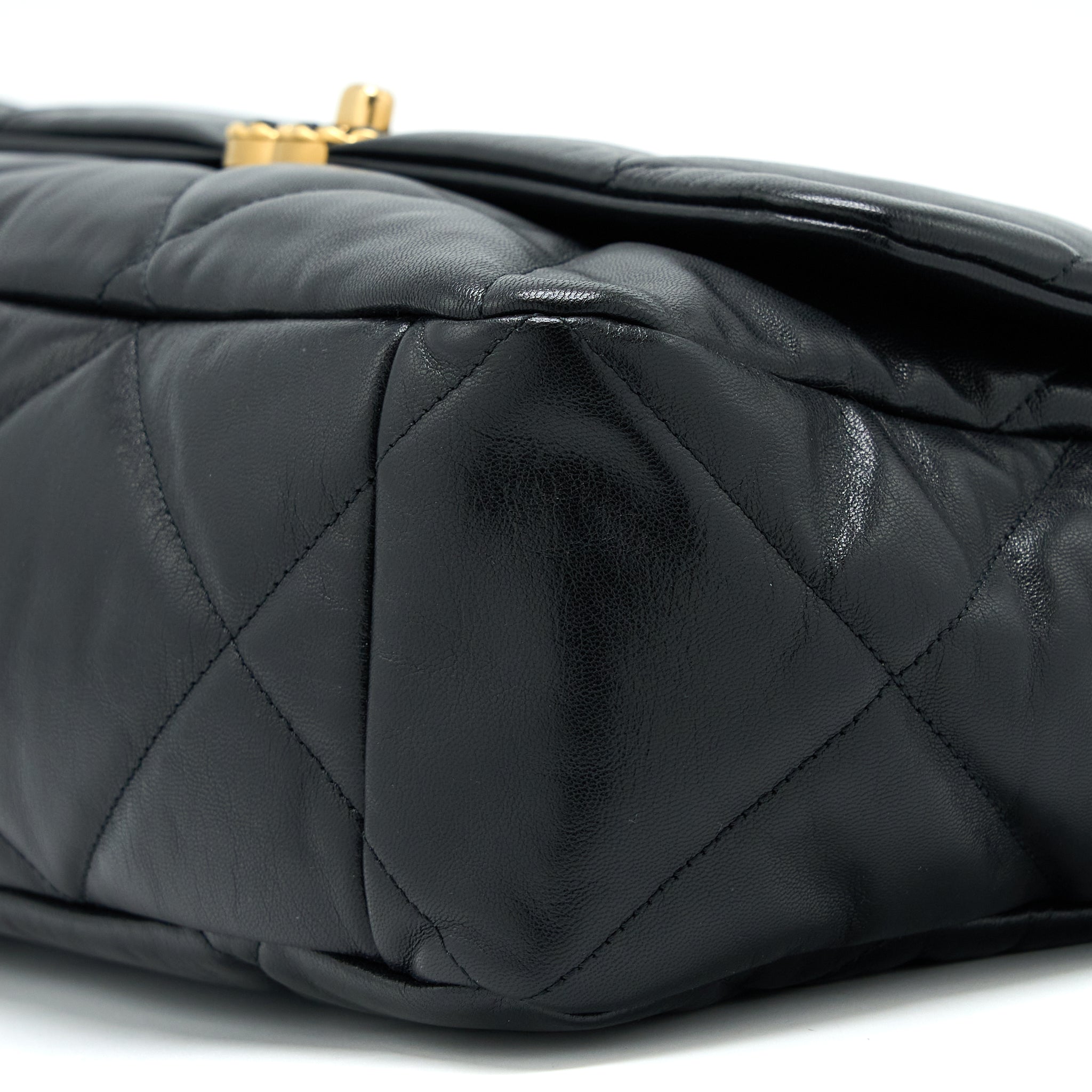CHANEL MAXI 19 BAG GOATSKIN BLACK MULTICOLOUR HARDWARE