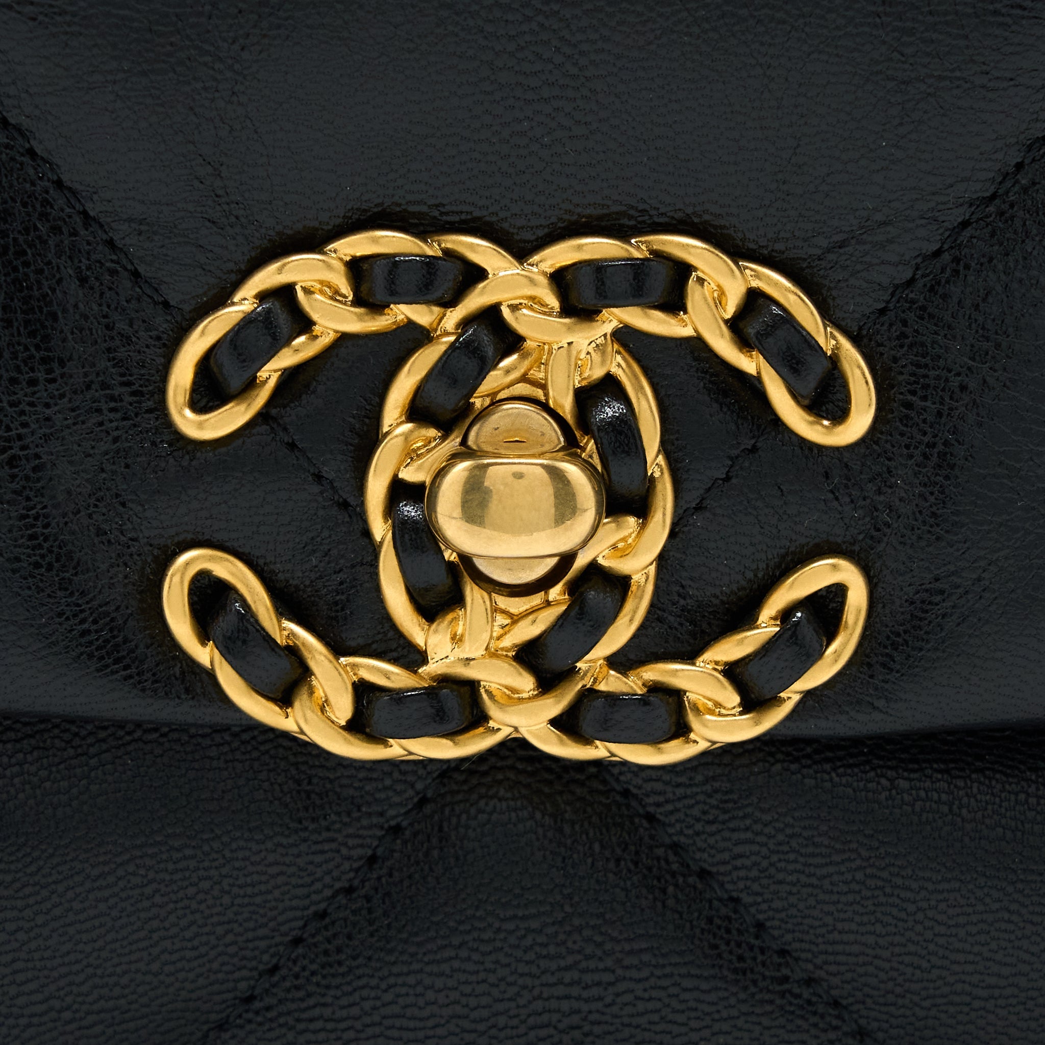 CHANEL MAXI 19 BAG GOATSKIN BLACK MULTICOLOUR HARDWARE
