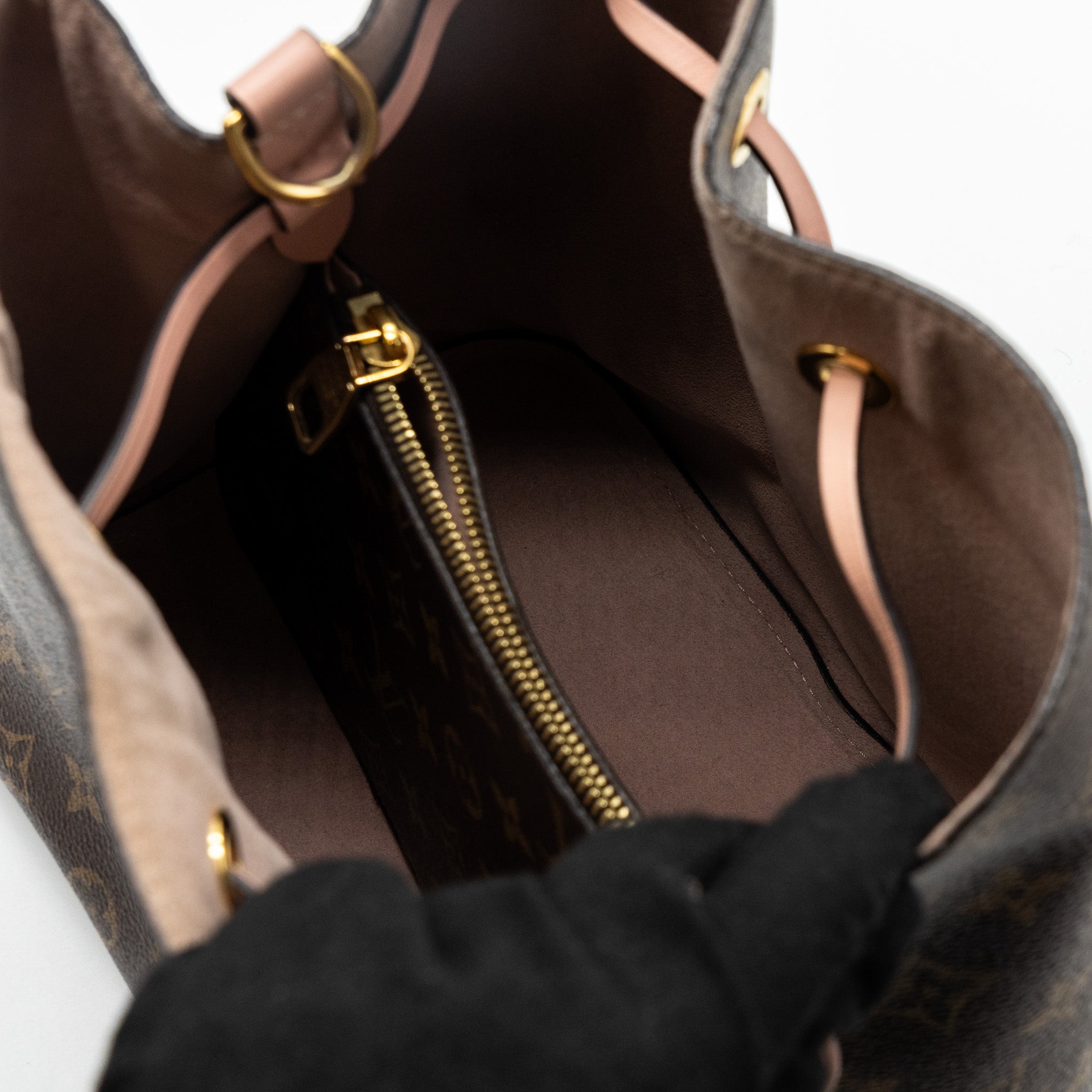 LOUIS VUITTON NEONOE MONOGRAM CANVAS / ROSE POUDRE GHW
