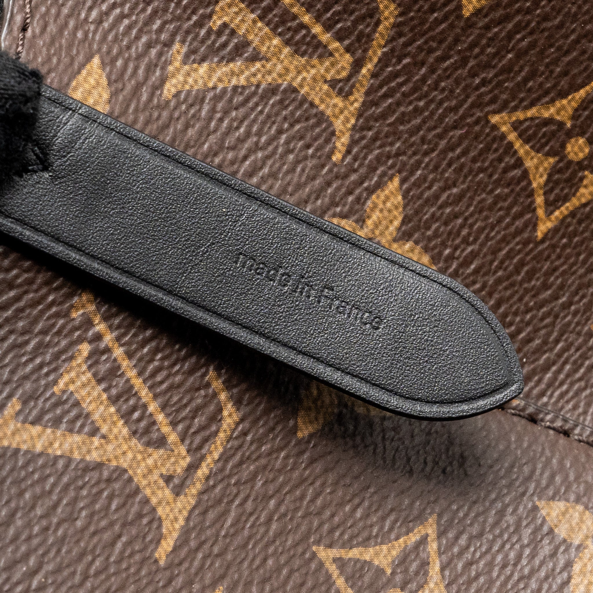 LOUIS VUITTON NEONOE MONOGRAM CANVAS BLACK GHW