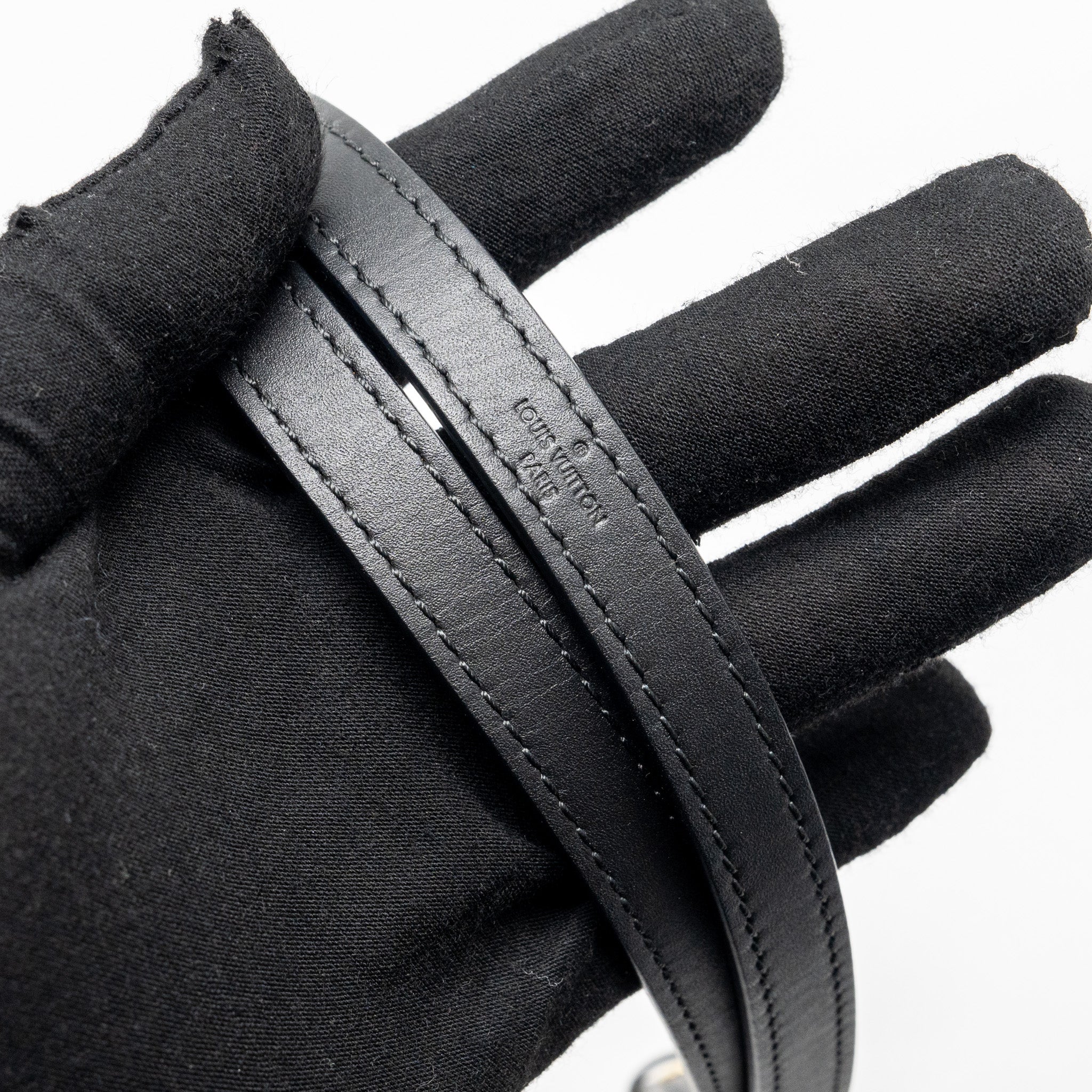 LOUIS VUITTON NEONOE MONOGRAM CANVAS BLACK GHW