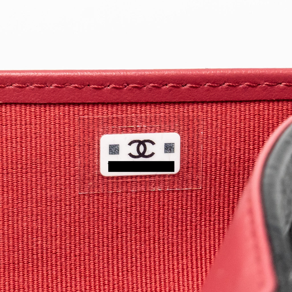 CHANEL 19 PASSPORT HOLDER LAMBSKIN BLACK GHW(MICROCHIP)