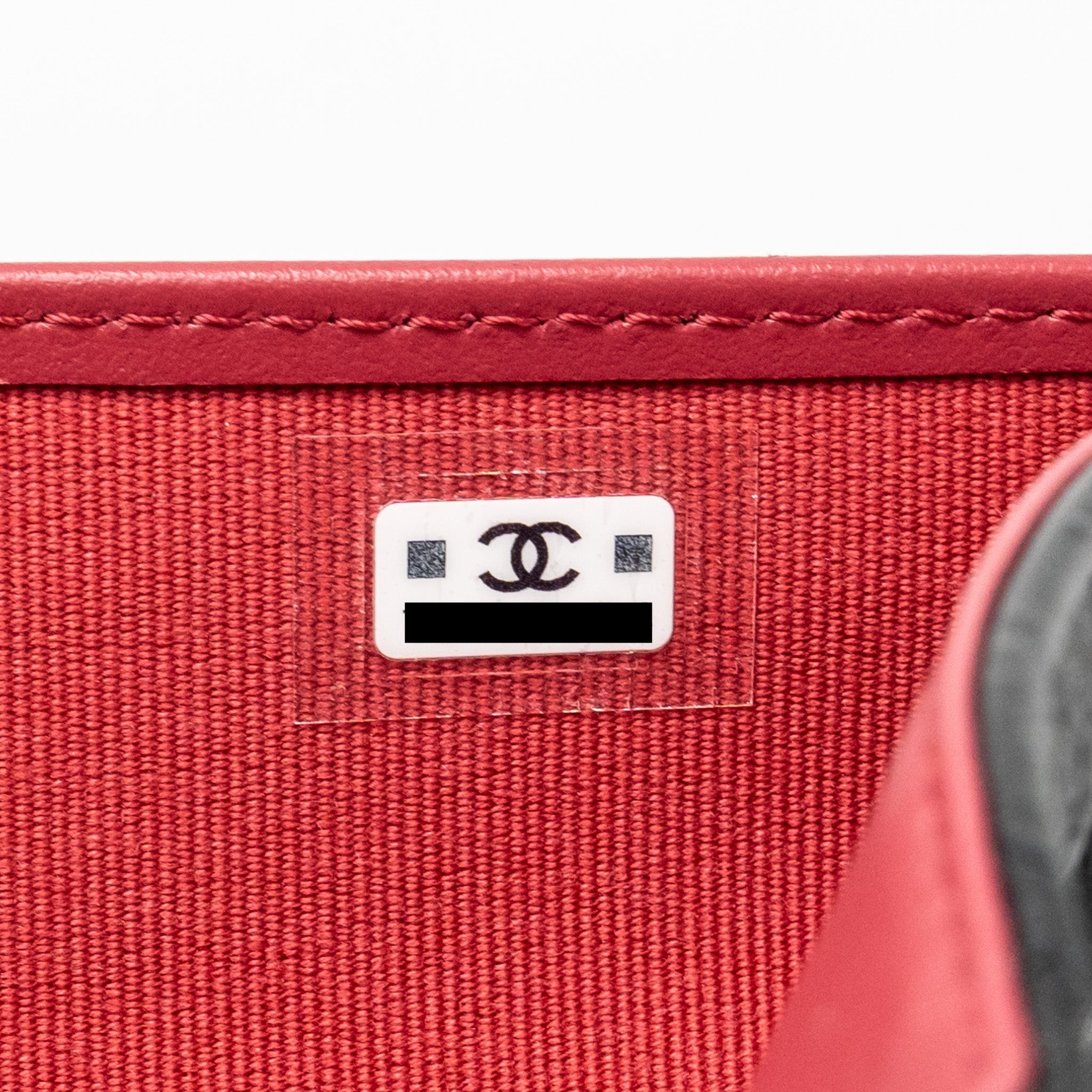 CHANEL 19 PASSPORT HOLDER LAMBSKIN BLACK GHW(MICROCHIP)