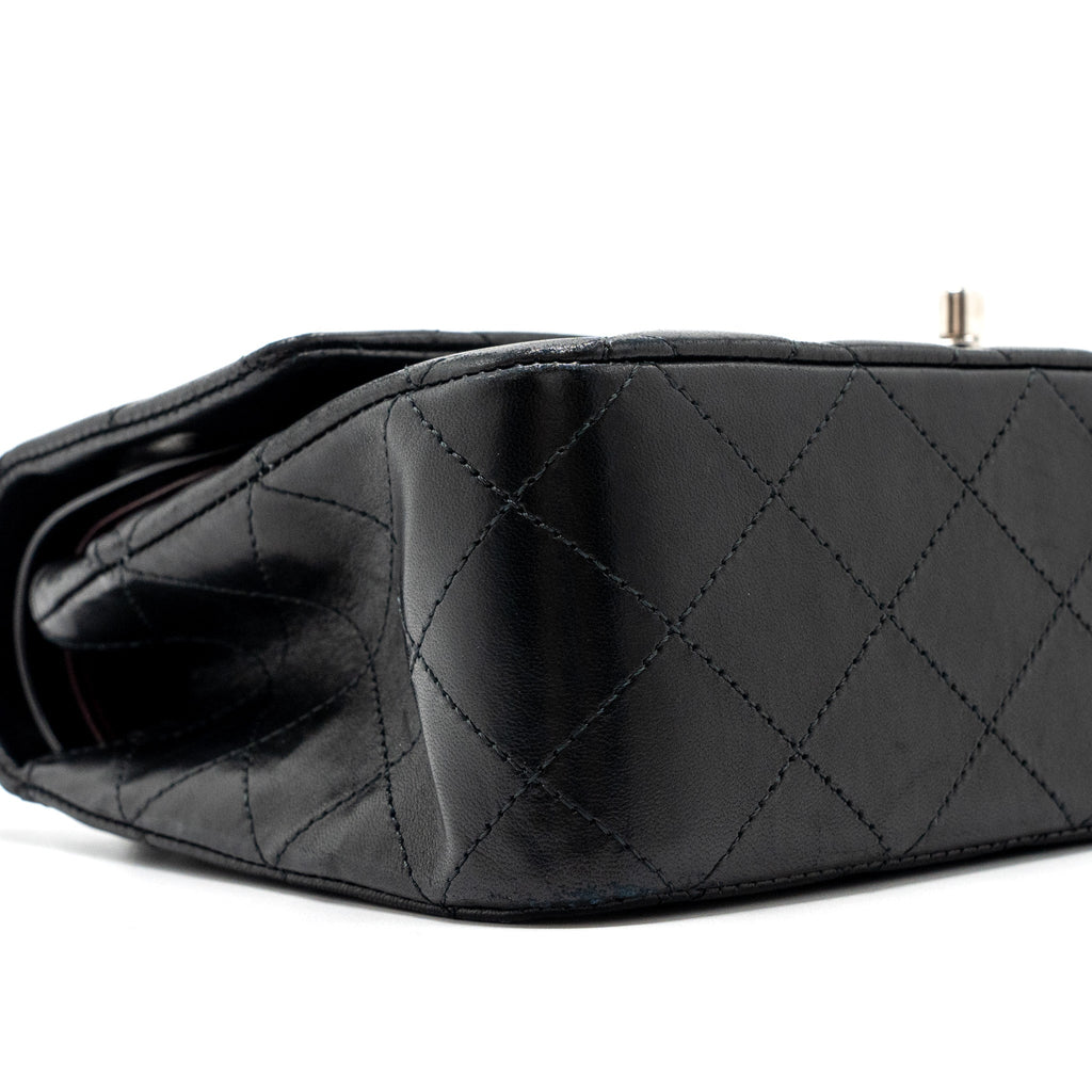 CHANEL MEDIUM CLASSIC DOUBLE FLAP BAG LAMBSKIN BLACK SHW