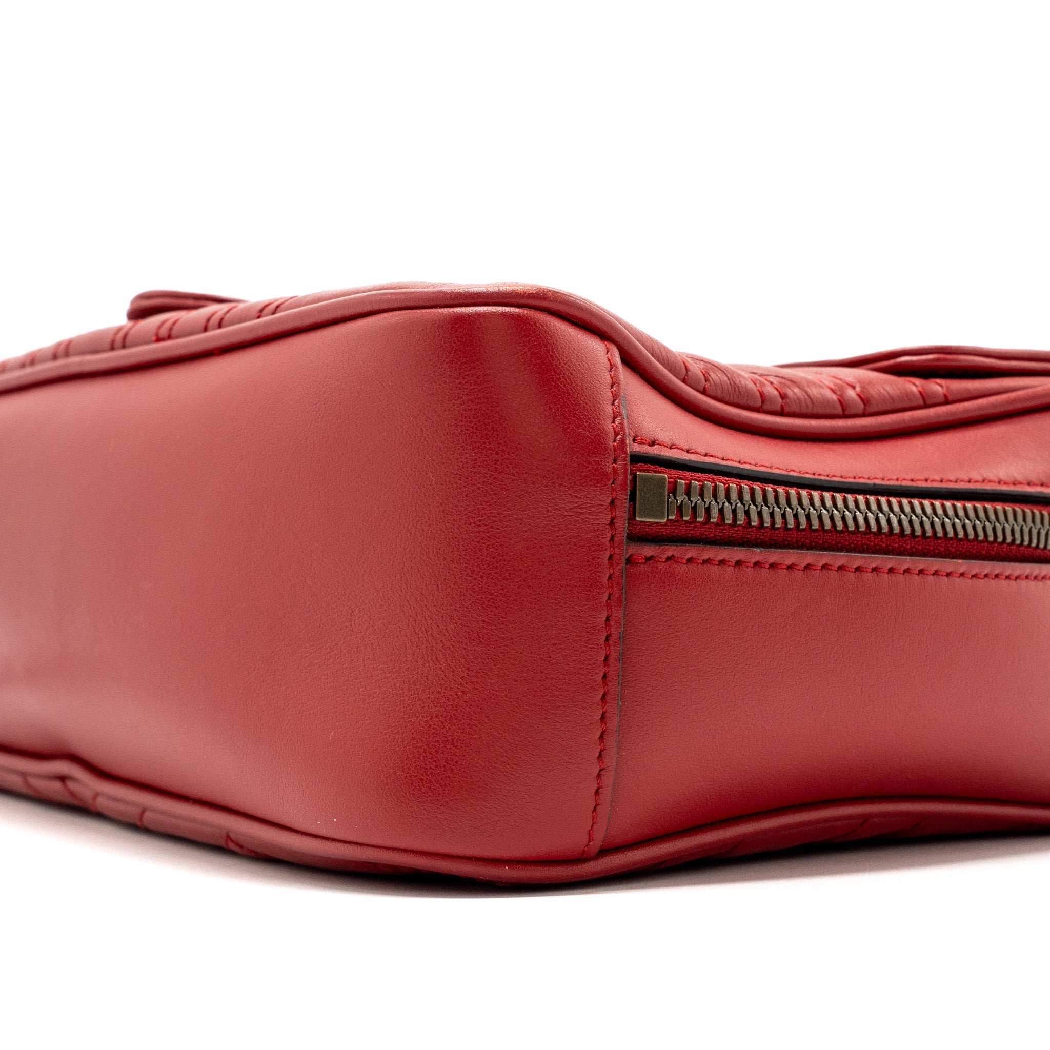 GUCCI GG MARMONT MATELASSE SHOULDER BAG CALFSKIN RED GHW