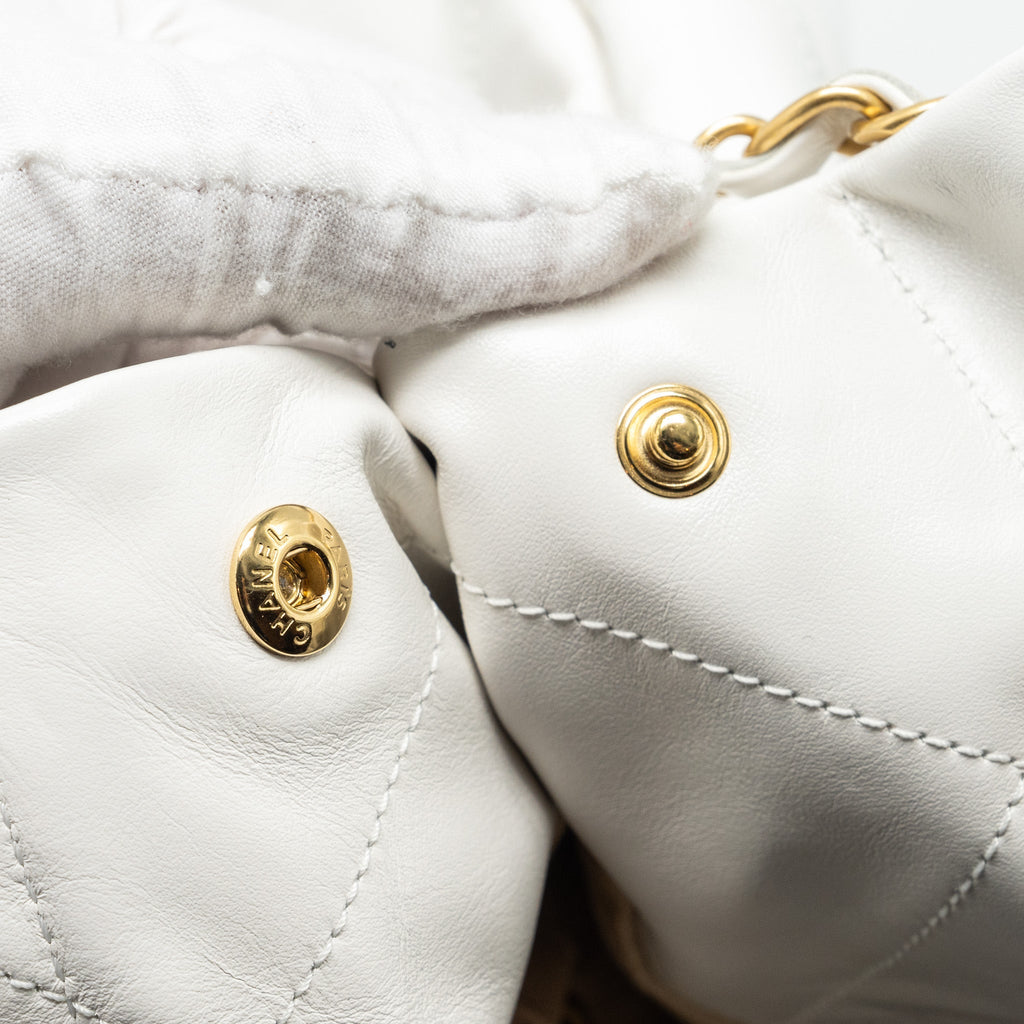 CHANEL MEDIUM 22 BAG GOLD LETTER SHINY CALFSKIN WHITE GHW (MICROCHIP)