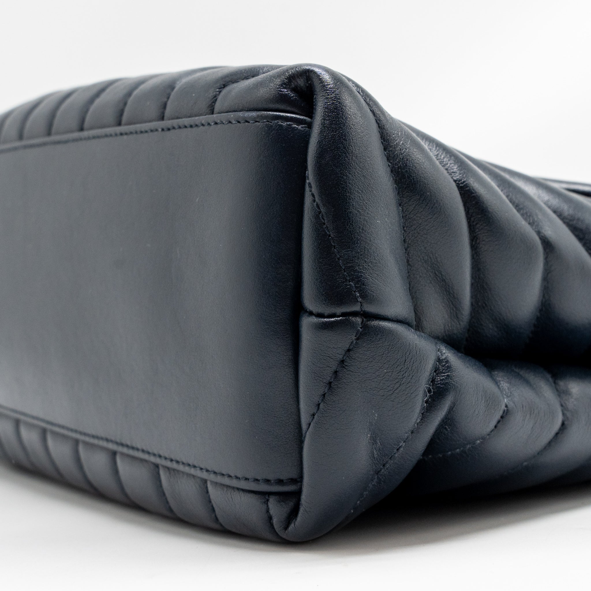 SAINT LAURENT/YSL MEDIUM LOU LOU BAG CALFSKIN DARK BLUE SHW