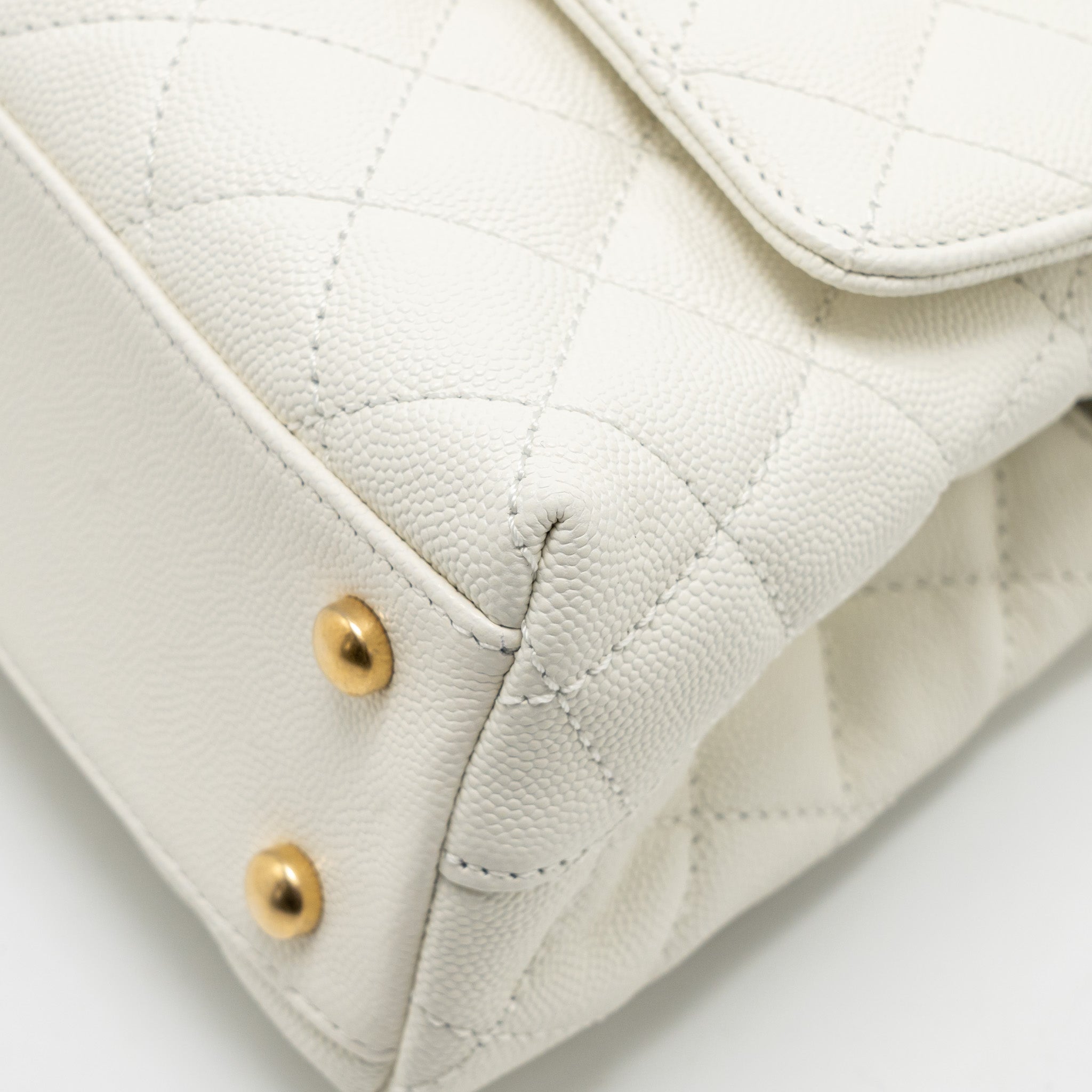 CHANEL DETAILED TOP HANDLE SMALL COCO HANDLE CAVIAR WHITE GHW (MICROCHIP)