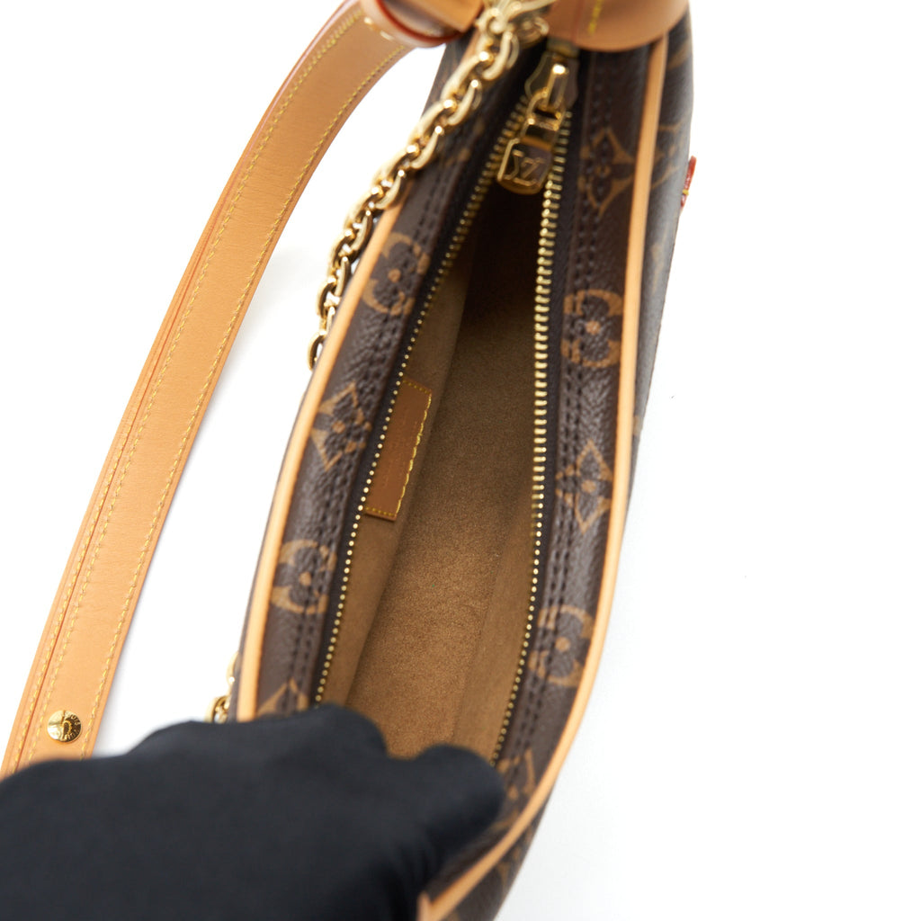 LOUIS VUITTON LOOP BAG MONOGRAM CANVAS GHW