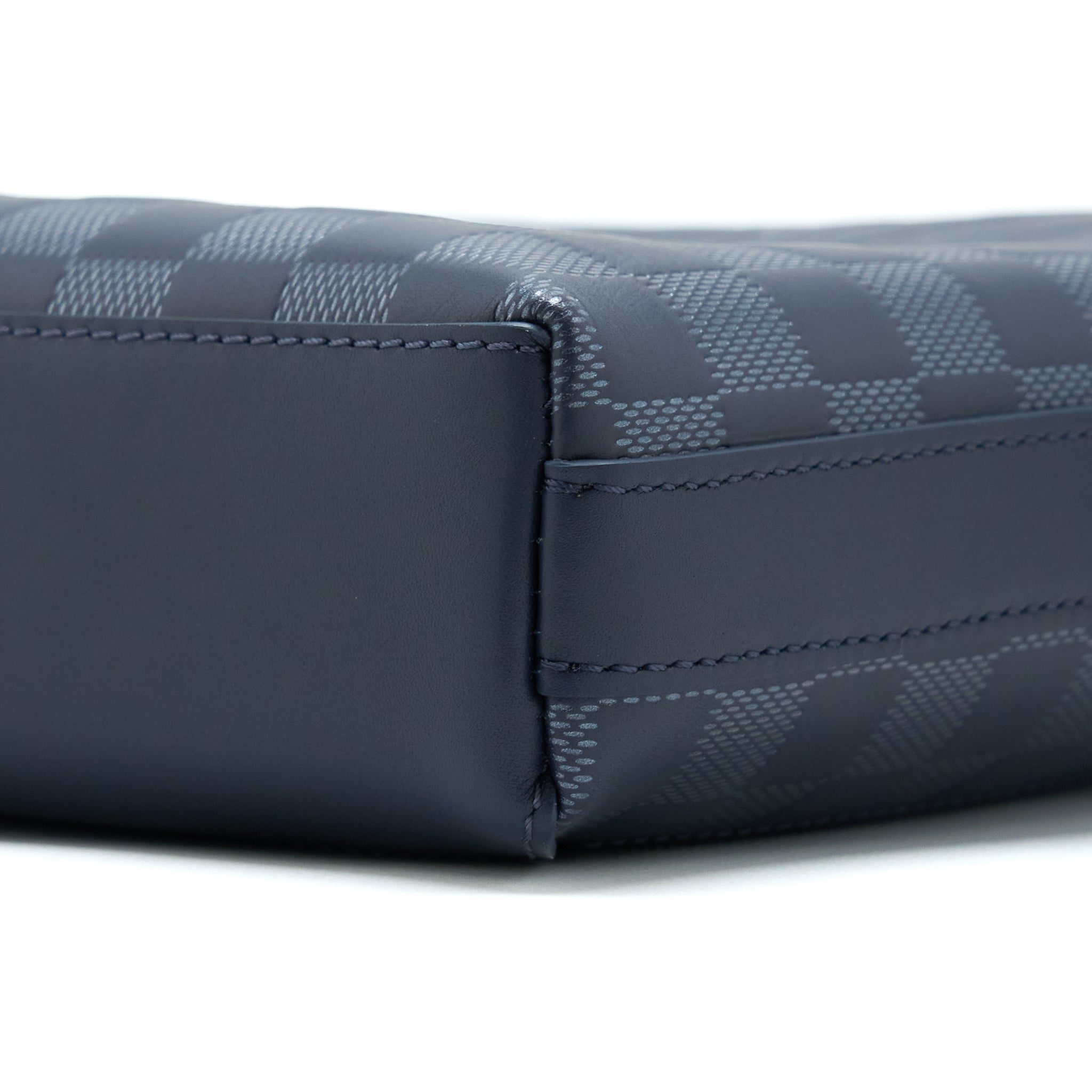 LOUIS VUITTON DISCOVERY MESSENGER BB DAMIER INFINI SHW