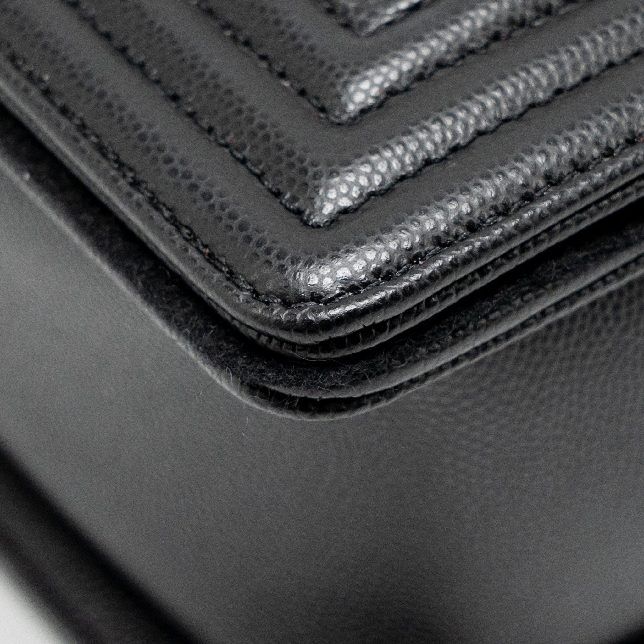 CHANEL NEW MEDIUM BOY BAG CAVIAR BLACK GHW (MICROCHIP)