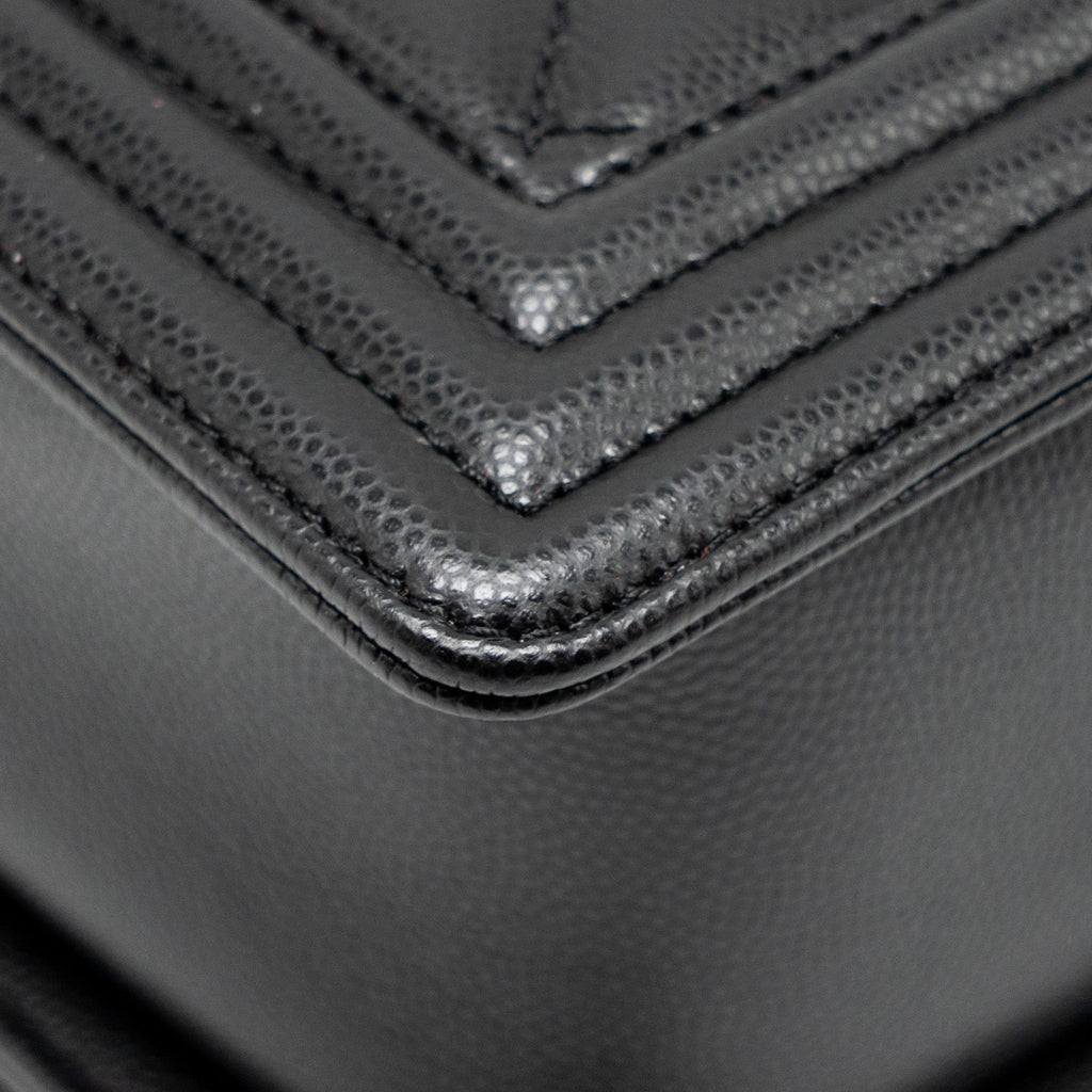 CHANEL NEW MEDIUM BOY BAG CAVIAR BLACK GHW (MICROCHIP)