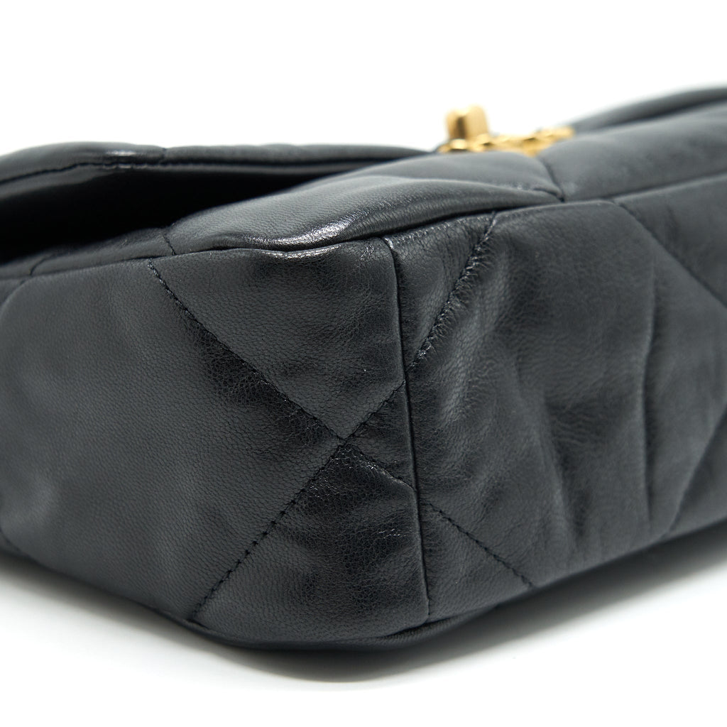 CHANEL 19 SMALL IN BLACK GOATSKIN LEATHER