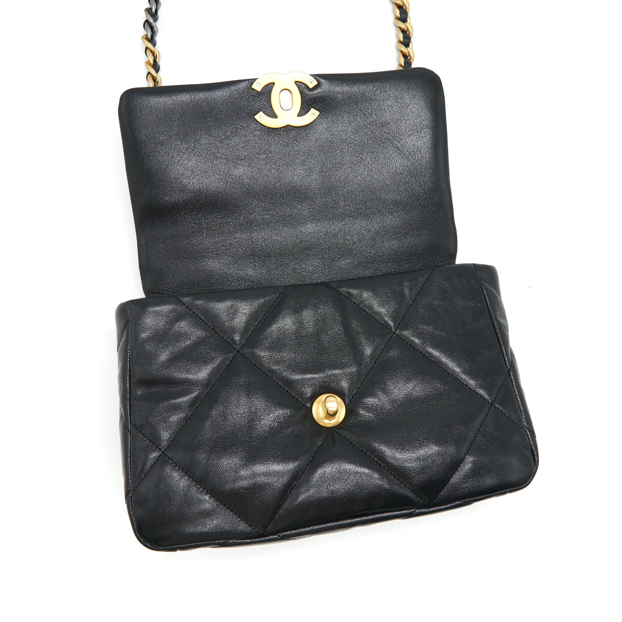 CHANEL 19 SMALL IN BLACK GOATSKIN LEATHER
