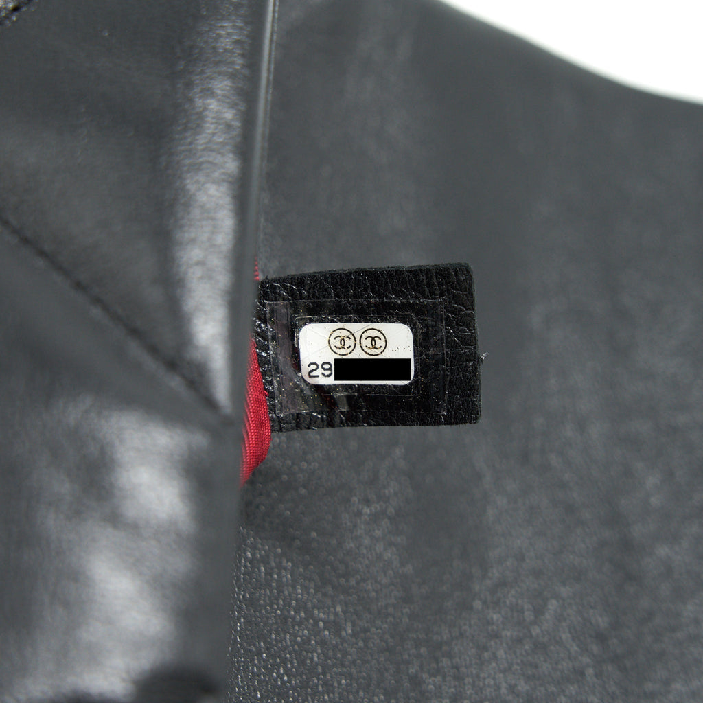 CHANEL 19 SMALL IN BLACK GOATSKIN LEATHER