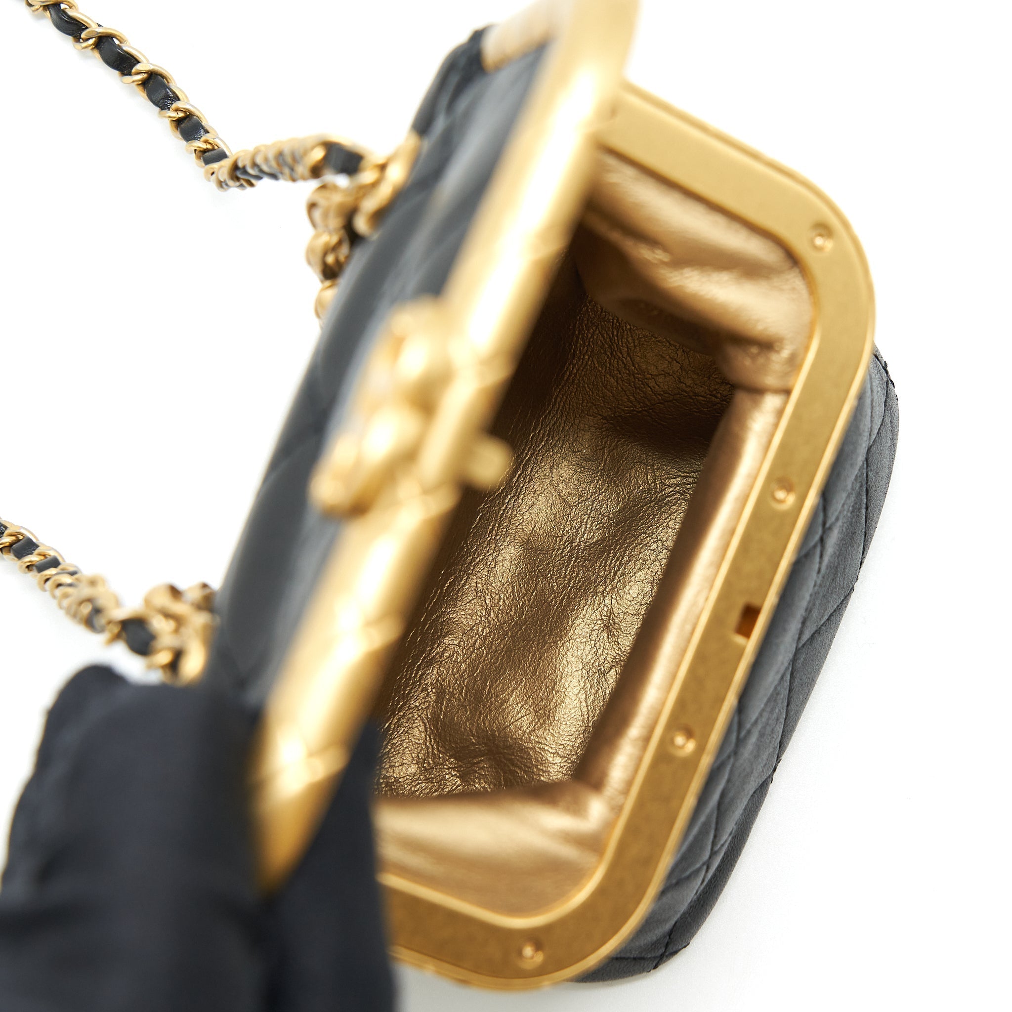 CHANEL 20A KISS-LOCK MINI VANITY FLAP BAG CALFSKIN BLACK GHW