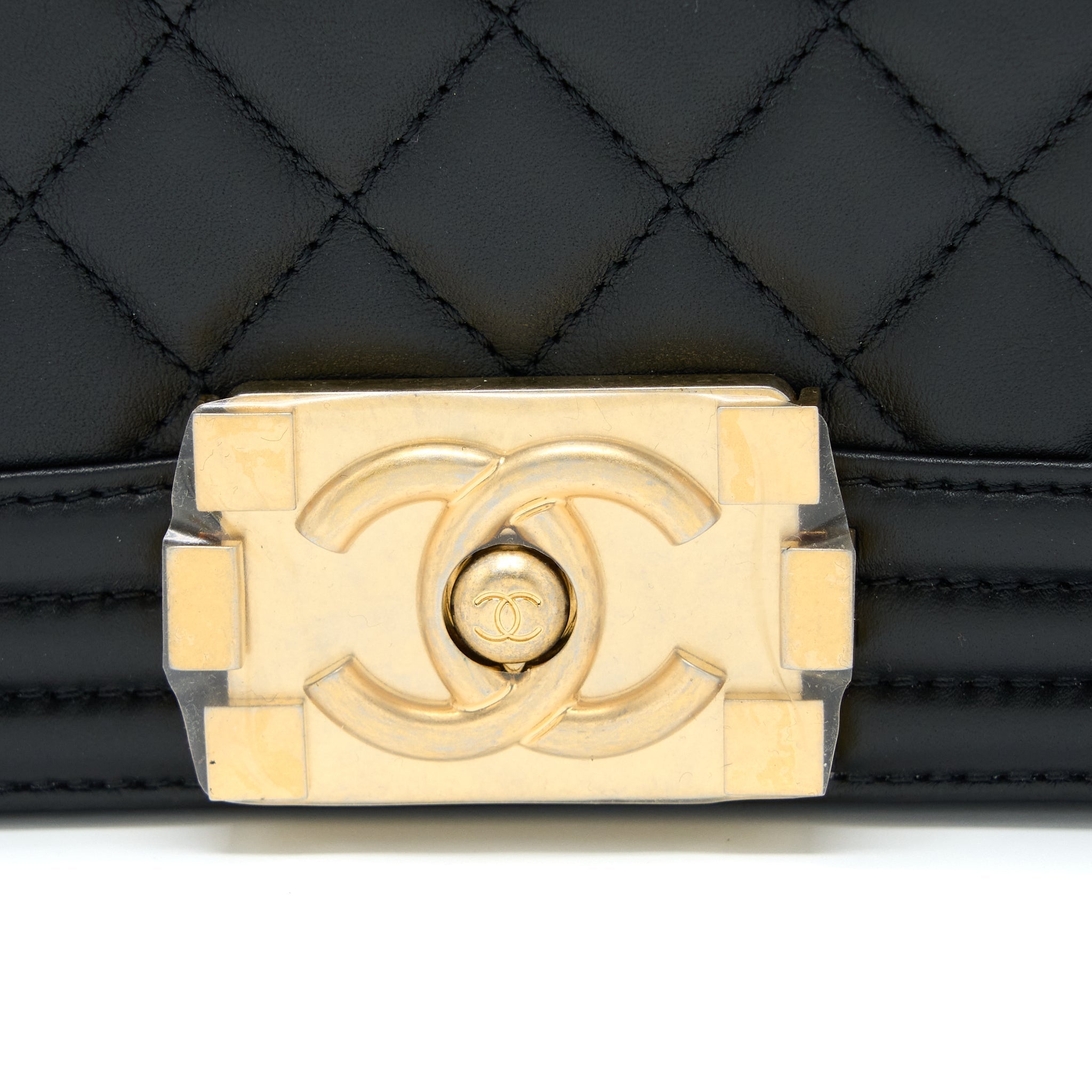 CHANEL MEDIUM BOY BAG CALFSKIN BLACK GHW (MICROCHIP)