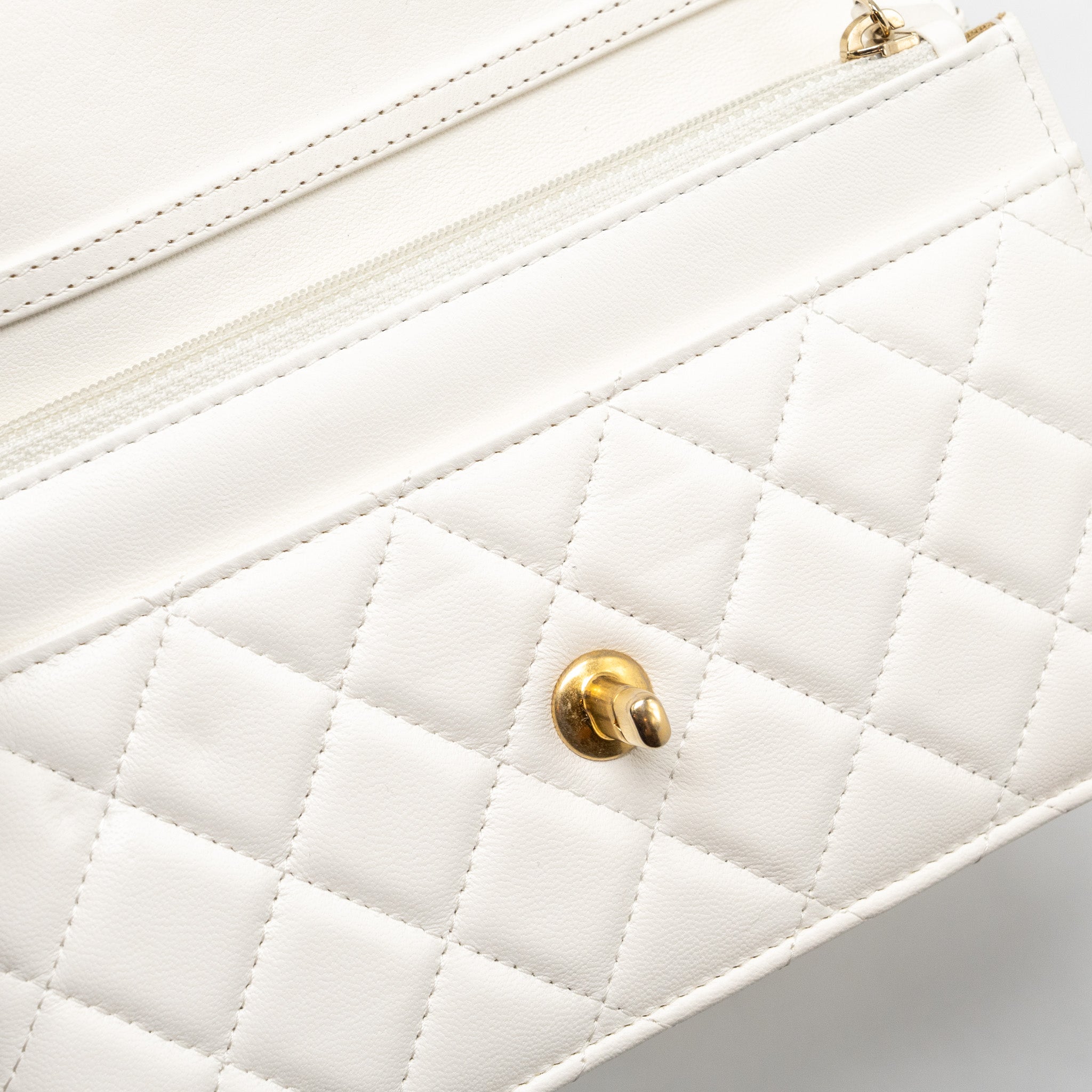 CHANEL PEARL CRUSH WALLET ON CHAIN LAMBSKIN WHITE GHW (MICROCHIP)