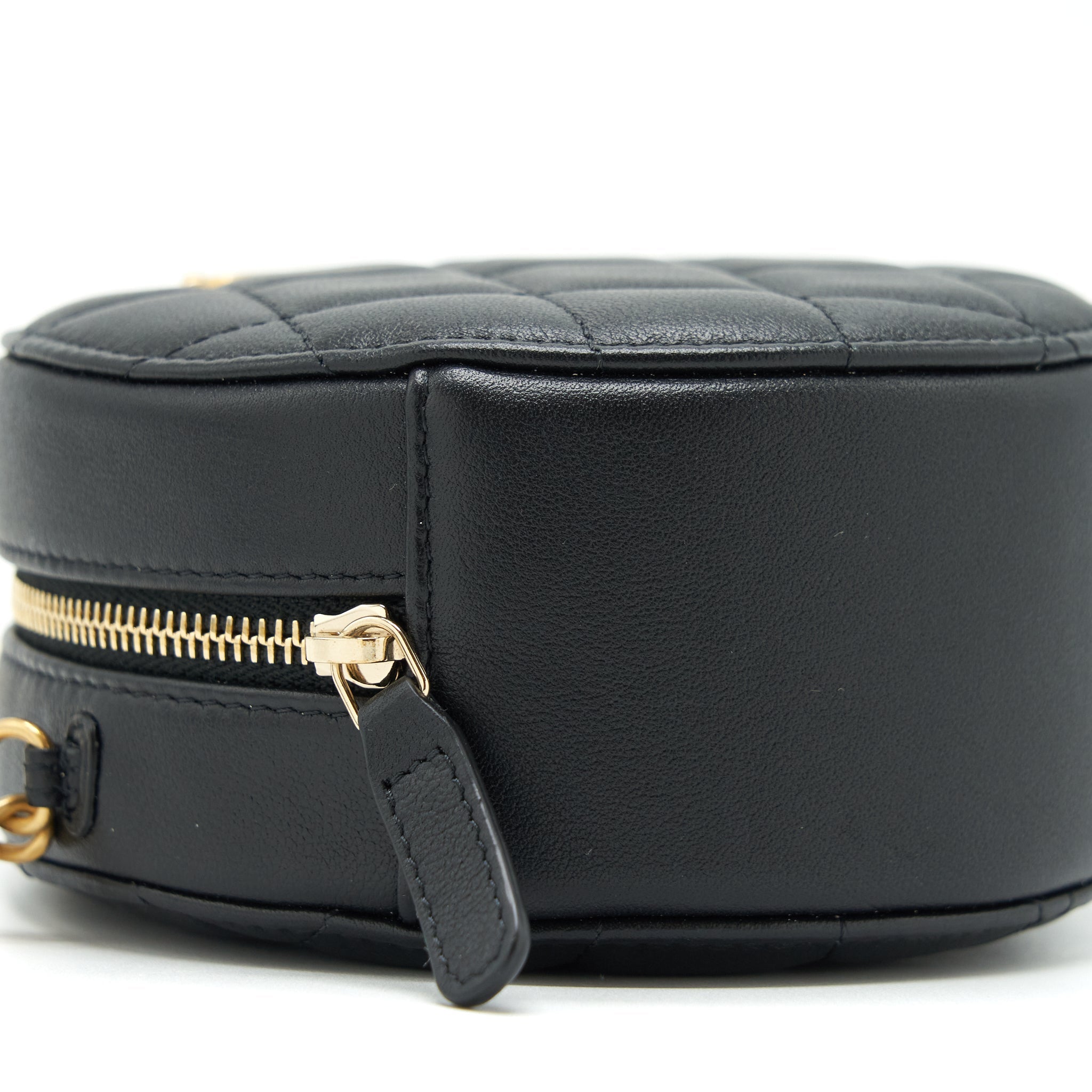 CHANEL PEARL ROUND CLUTCH WITH CHAIN CALFSKIN BLACK GHW