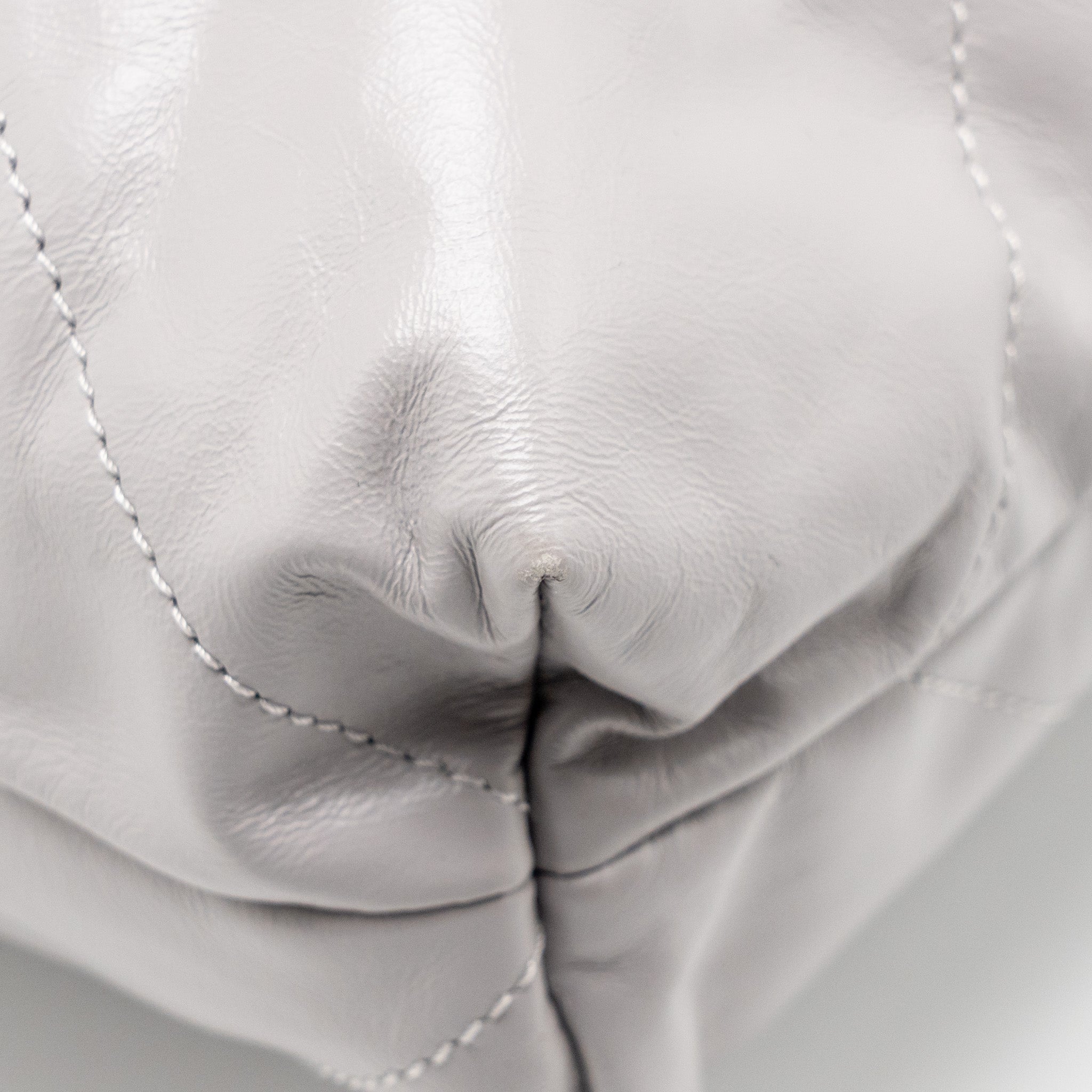 CHANEL MEDIUM 22 BAG SHINY CALFSKIN GREY SHW (MICROCHIP)