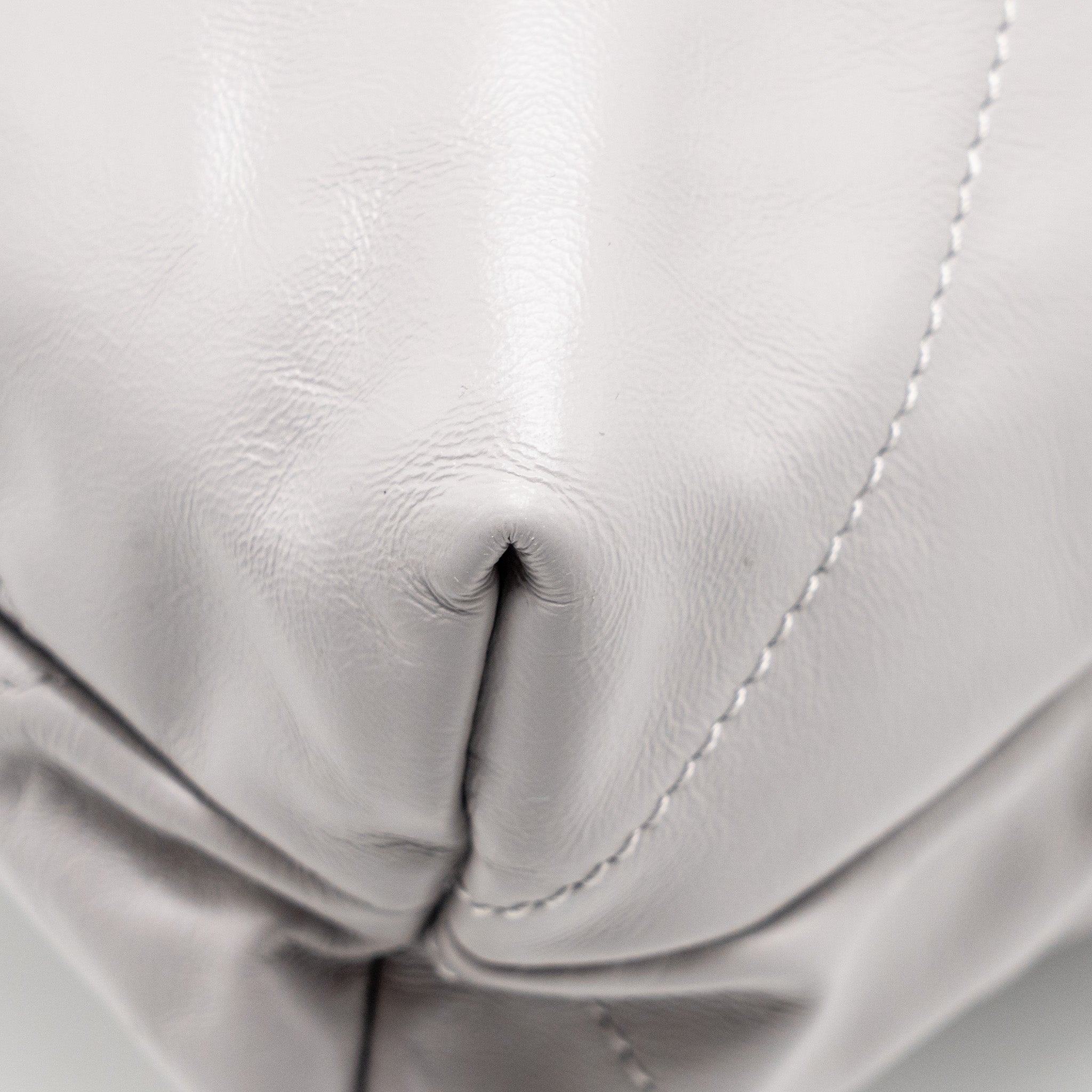 CHANEL MEDIUM 22 BAG SHINY CALFSKIN GREY SHW (MICROCHIP)