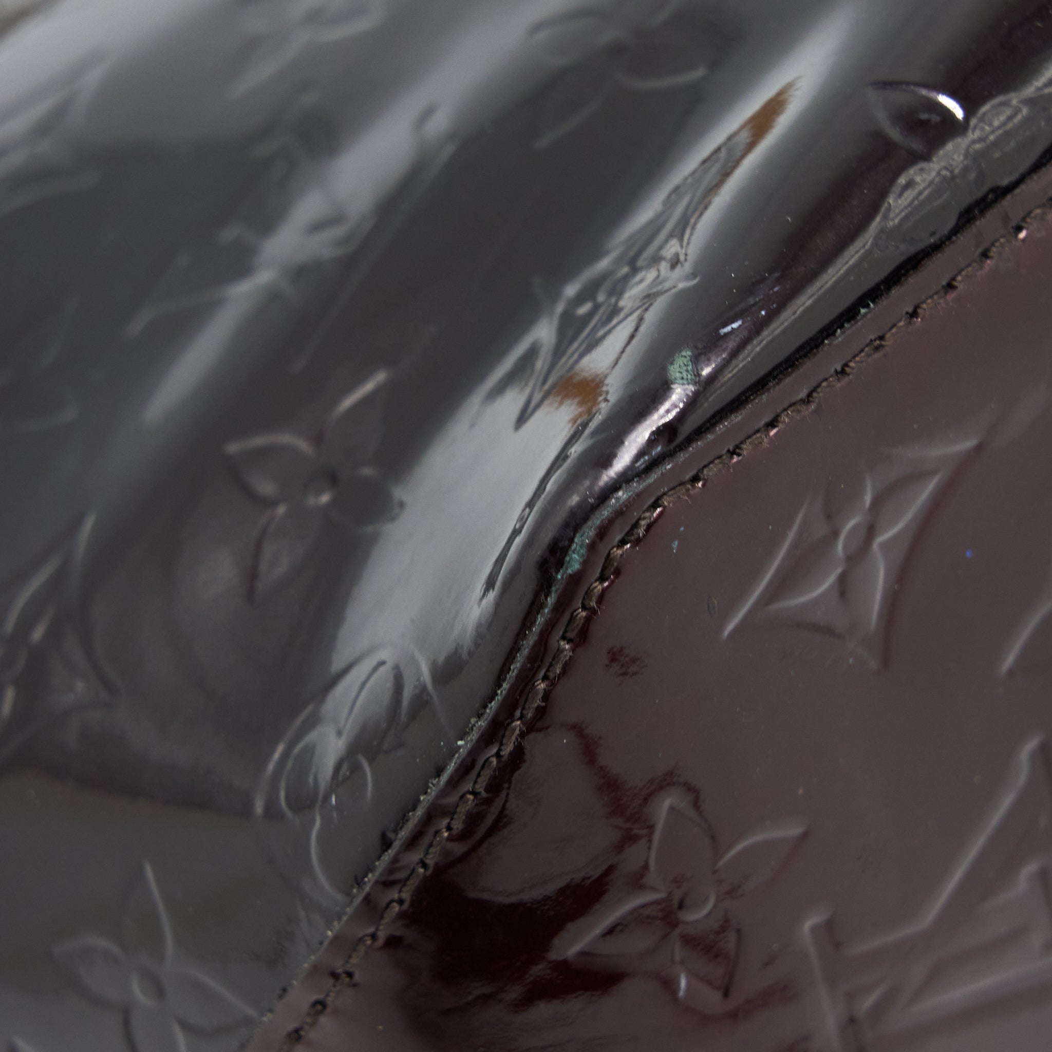 LOUIS VUITTON VERNIS BELLEVUE GM BAG PATENT AMARANTE GHW
