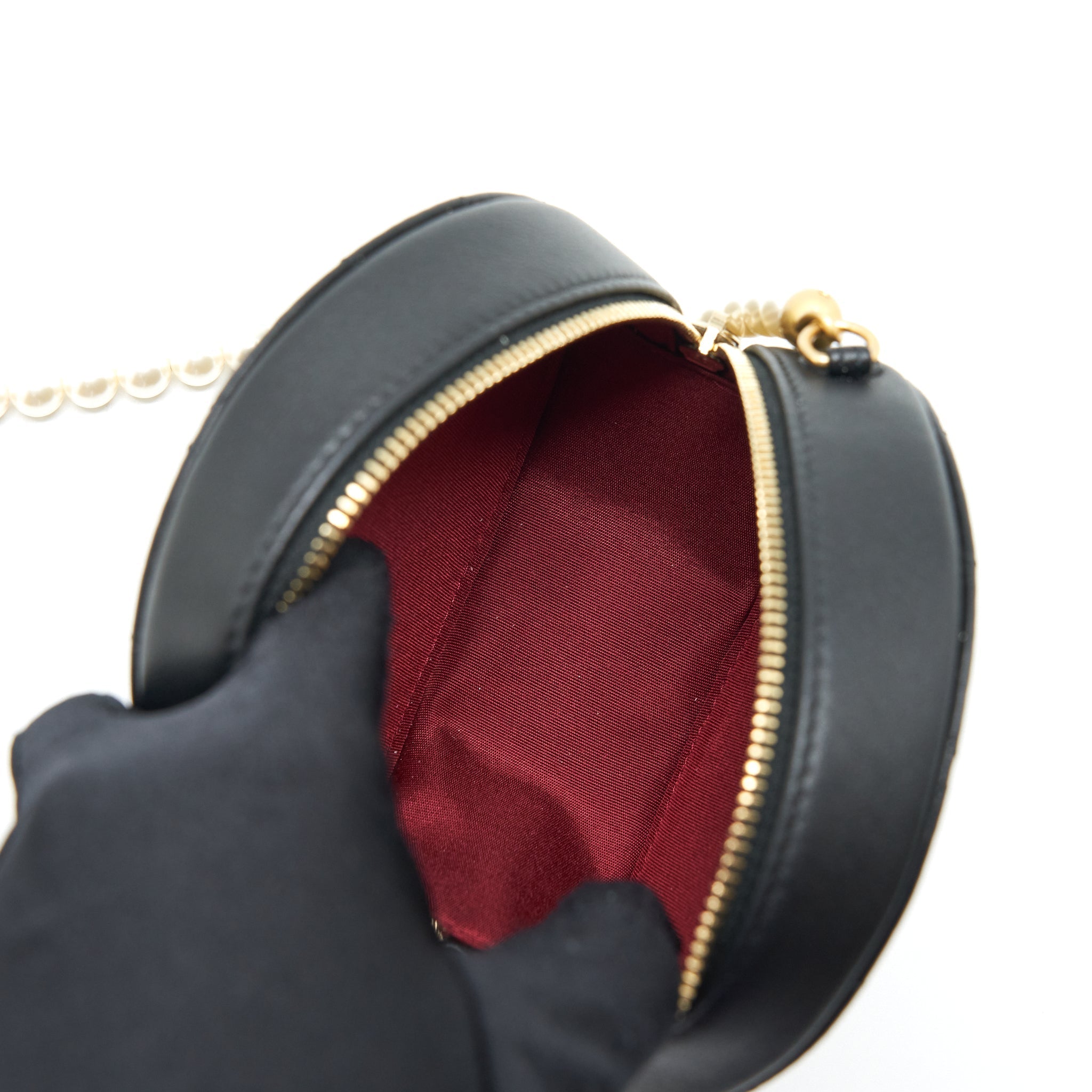 CHANEL PEARL ROUND CLUTCH WITH CHAIN CALFSKIN BLACK GHW