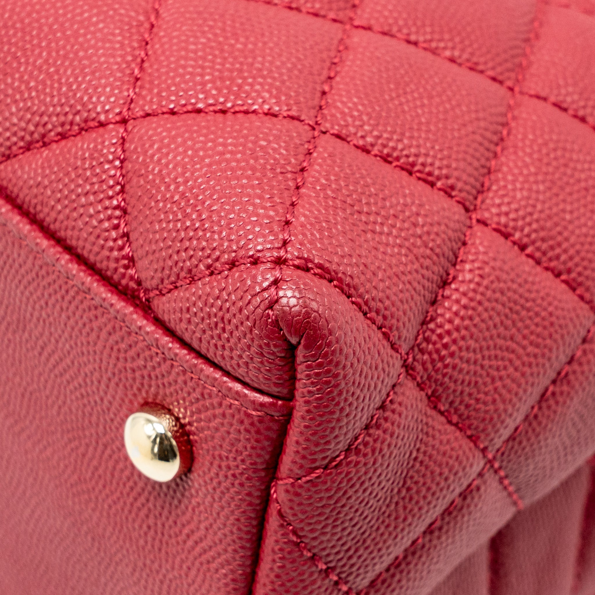 CHANEL MEDIUM COCO HANDLE CAVIAR RED GHW