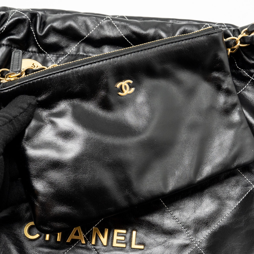 CHANEL MEDIUM 22 BAG WHITE STITCHING CALFSKIN BLACK GHW (MICROCHIP)