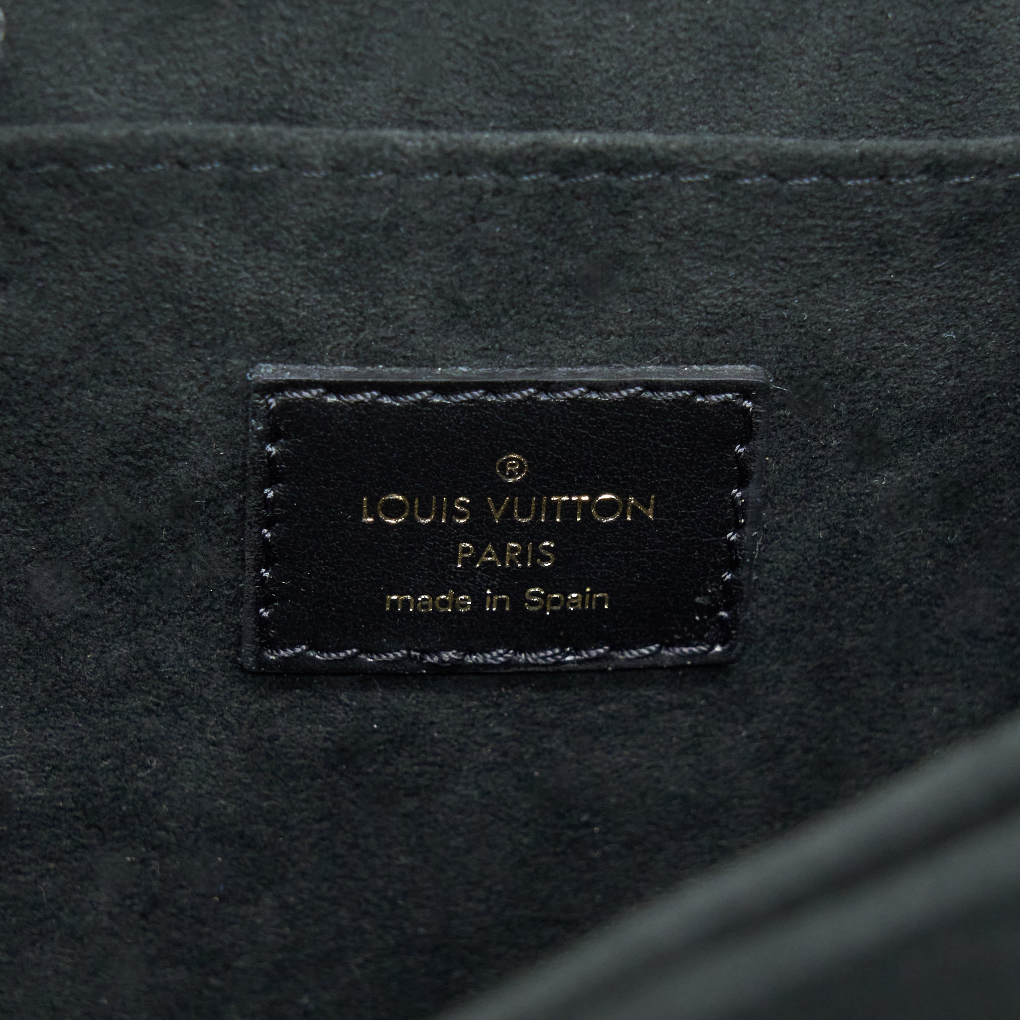 LOUIS VUITTON DAUPHINE MM EPI BLACK GHW