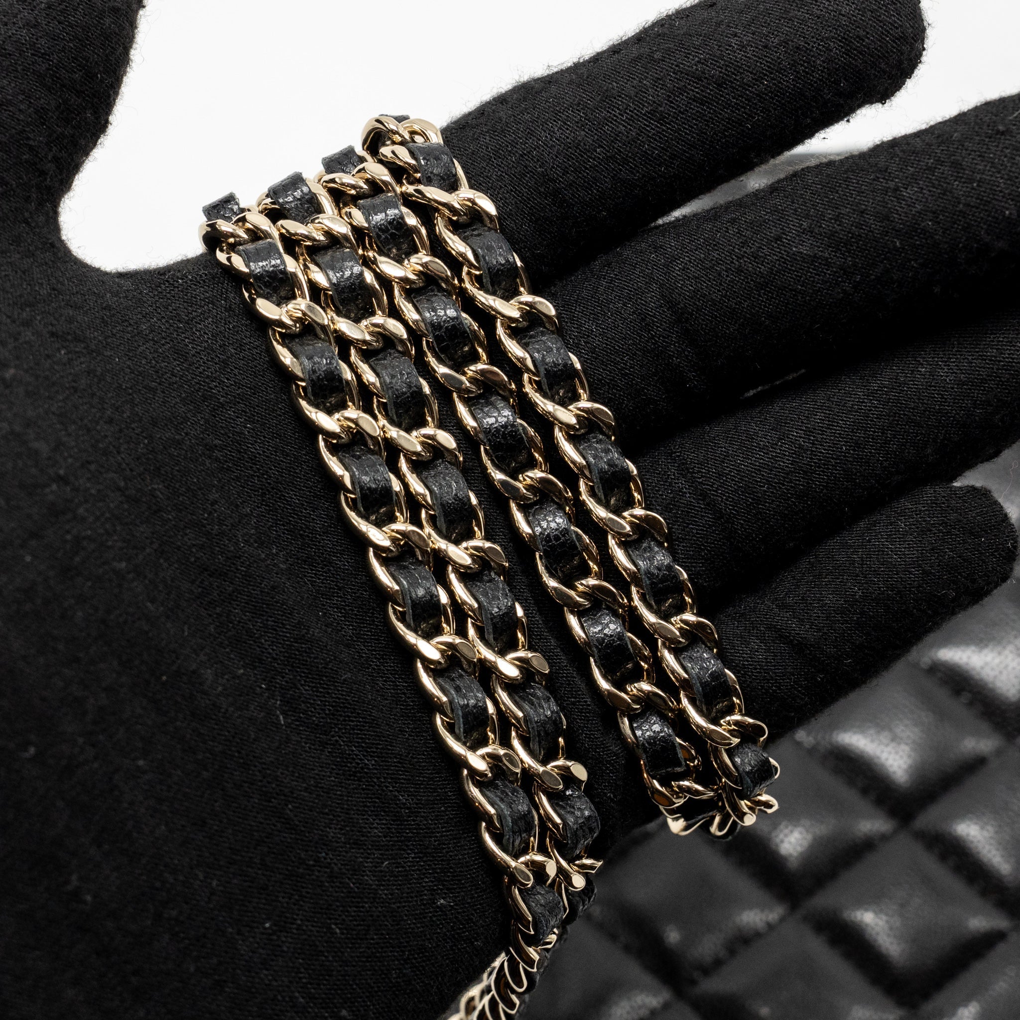 CHANEL 25A ZIP CLUTCH WITH CHAIN CAVIAR BLACK LGHW (MICROCHIP)