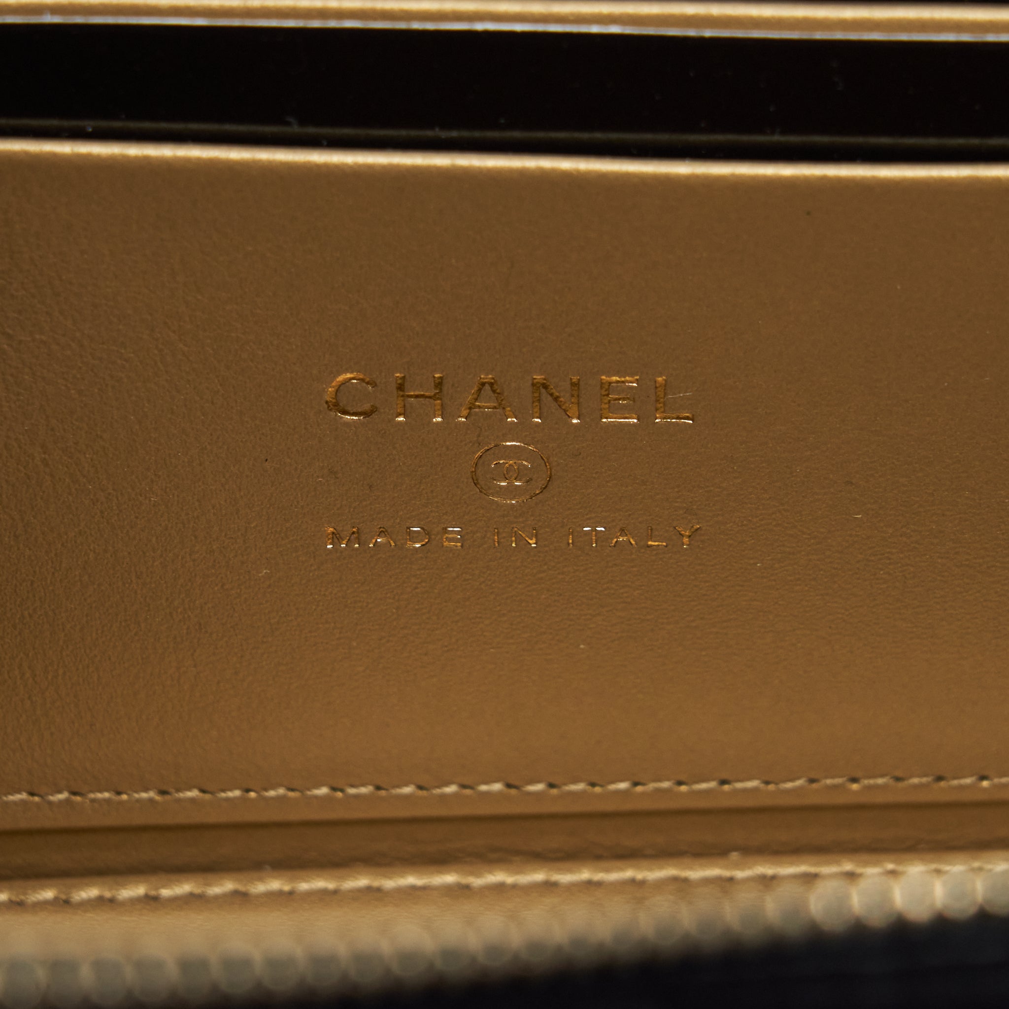 CHANEL 22S PEARL CRUSH LONG VANITY WITH CHAIN LAMBSKIN BLACK GHW