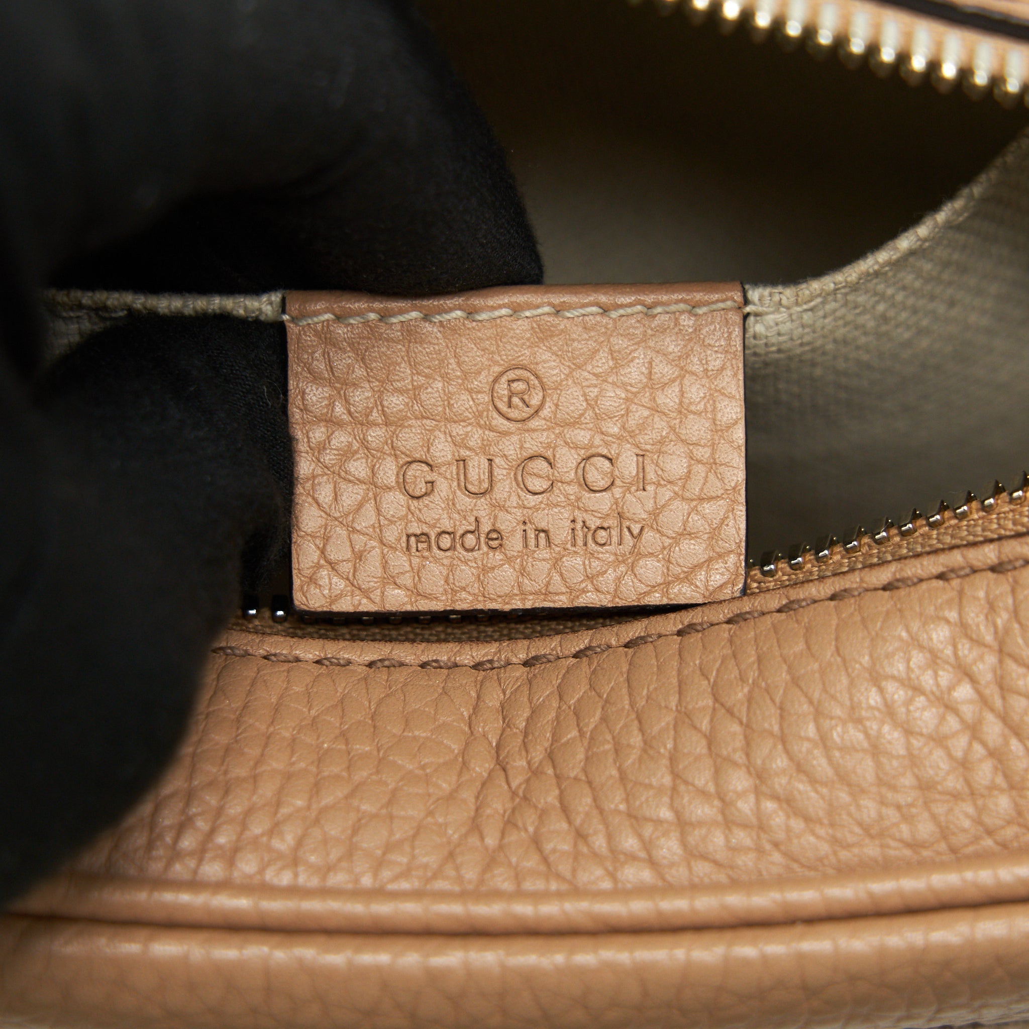 GUCCI DISCO CAMERA BAG IN BEIGE