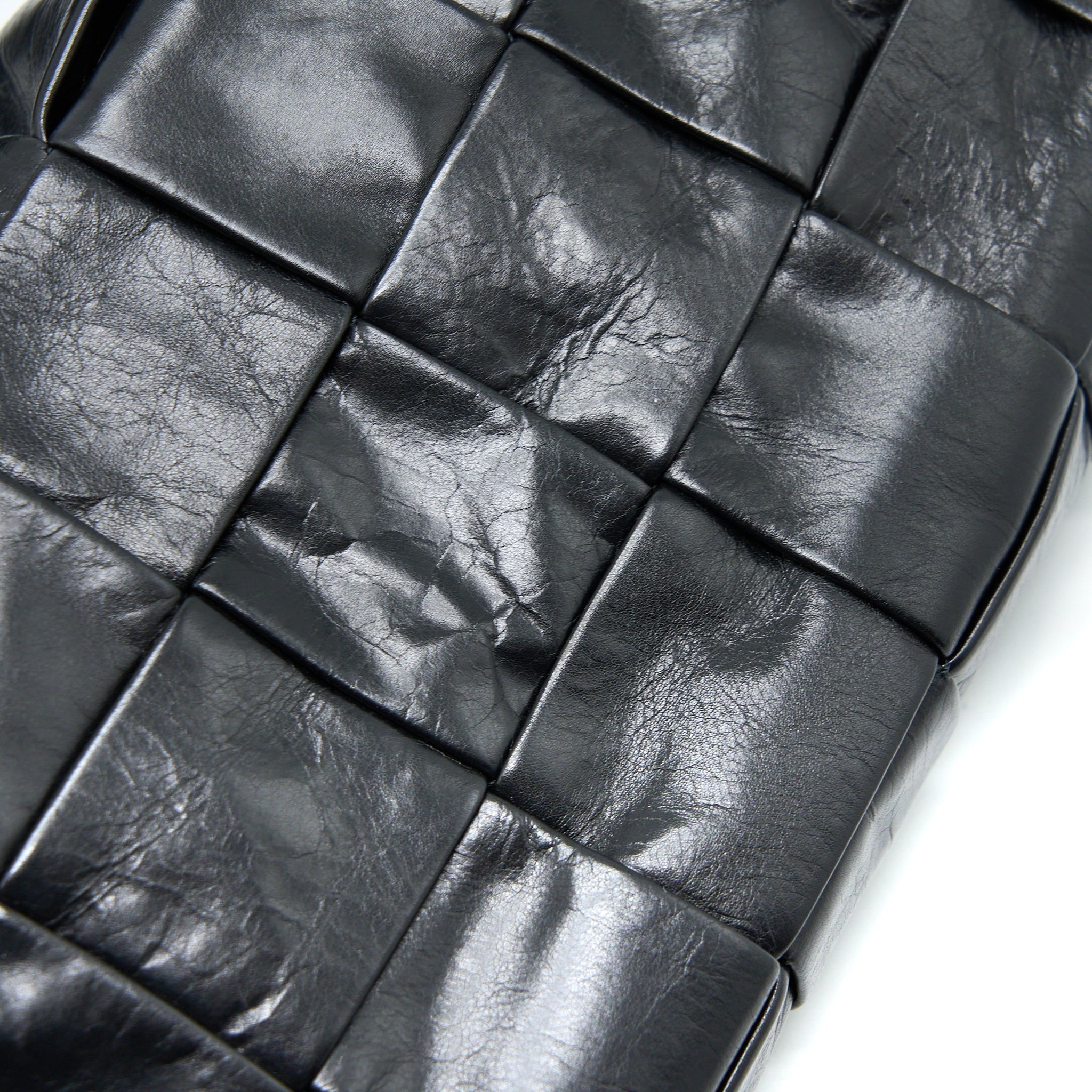 BOTTEGA VENETA CASSETTE BAG AGED CALFSKIN BLACK SHW