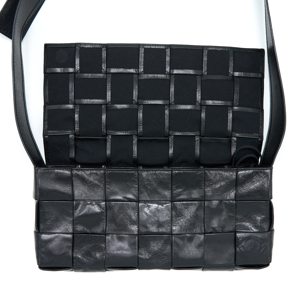BOTTEGA VENETA CASSETTE BAG AGED CALFSKIN BLACK SHW