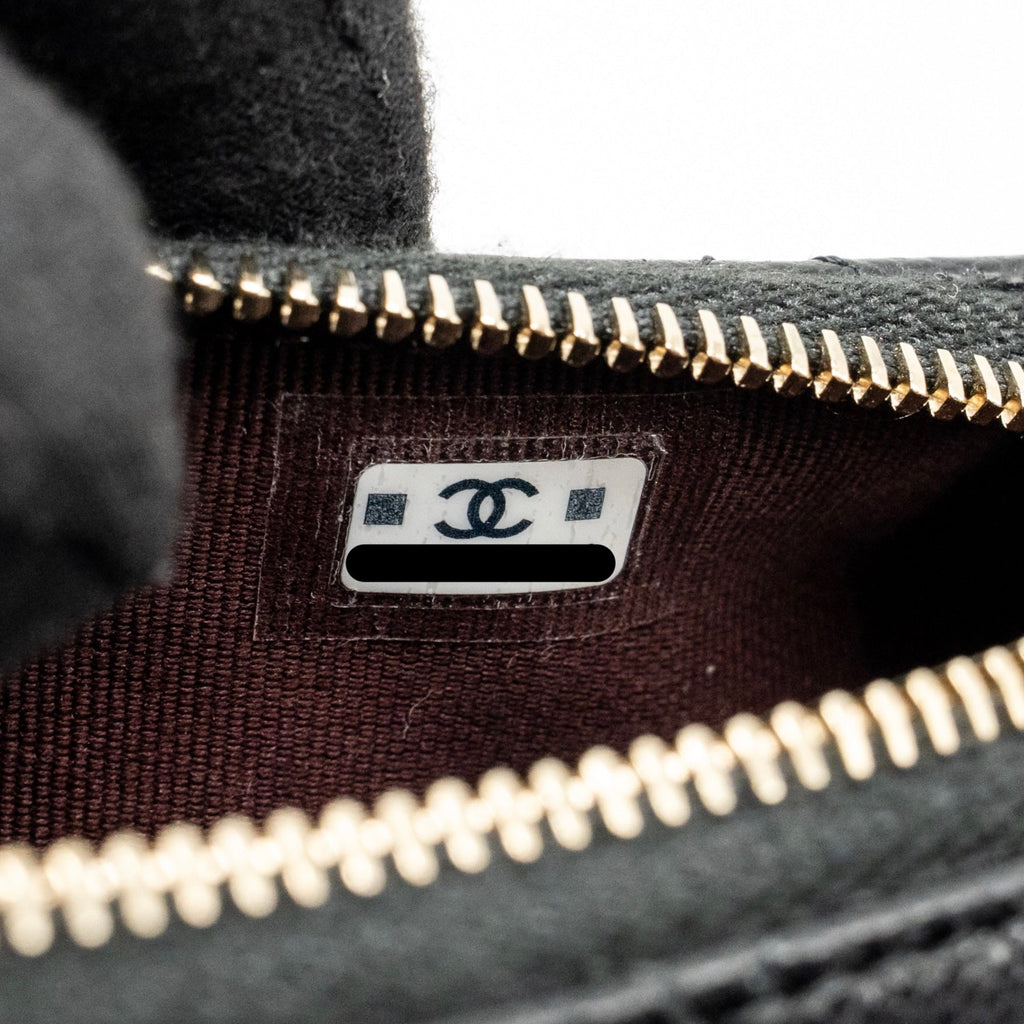 CHANEL 25A ZIP CLUTCH WITH CHAIN CAVIAR BLACK LGHW (MICROCHIP)