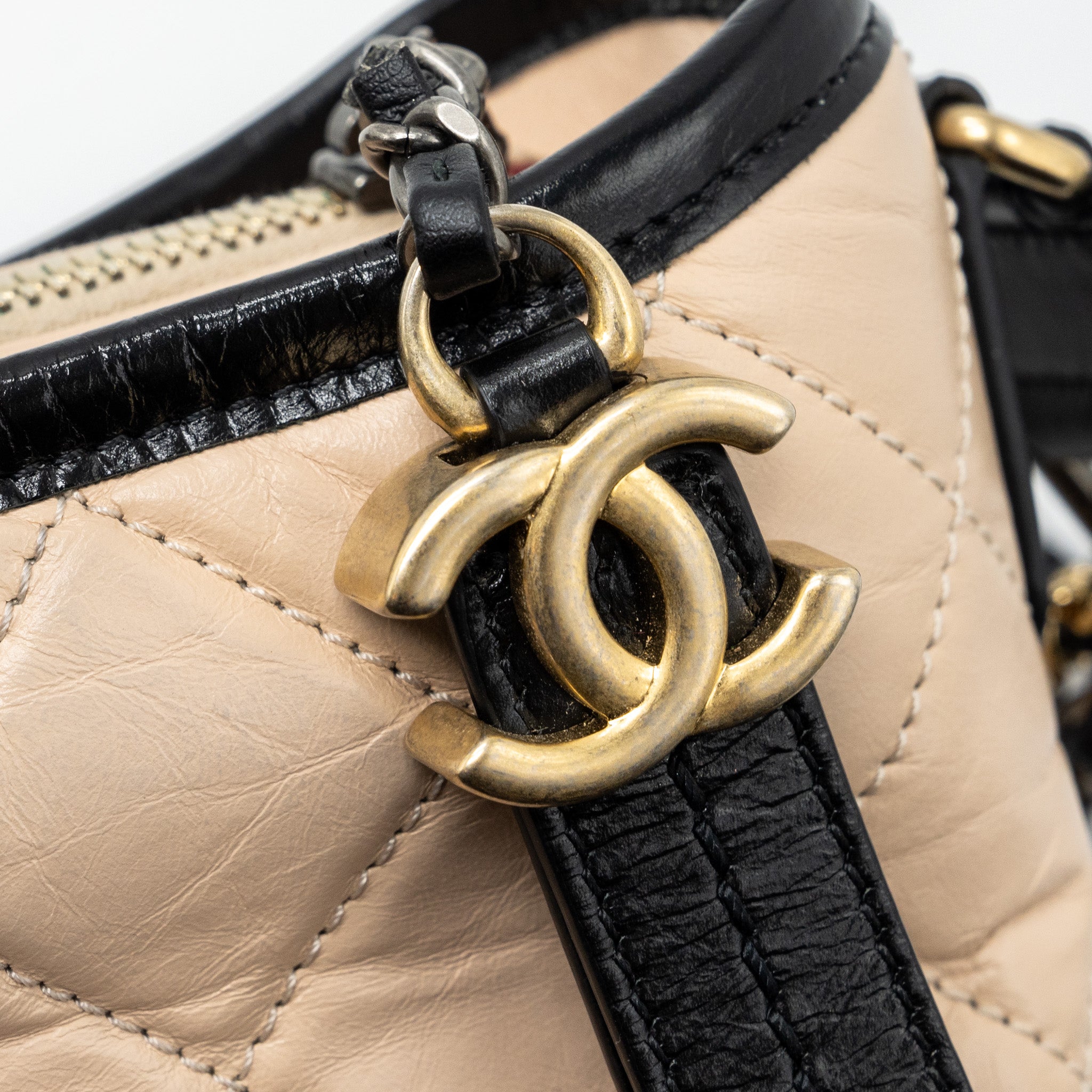 CHANEL SMALL GABRIELLE HOBO BAG CALFSKIN BEIGE / BLACK  MULTICOLOR HARDWARE