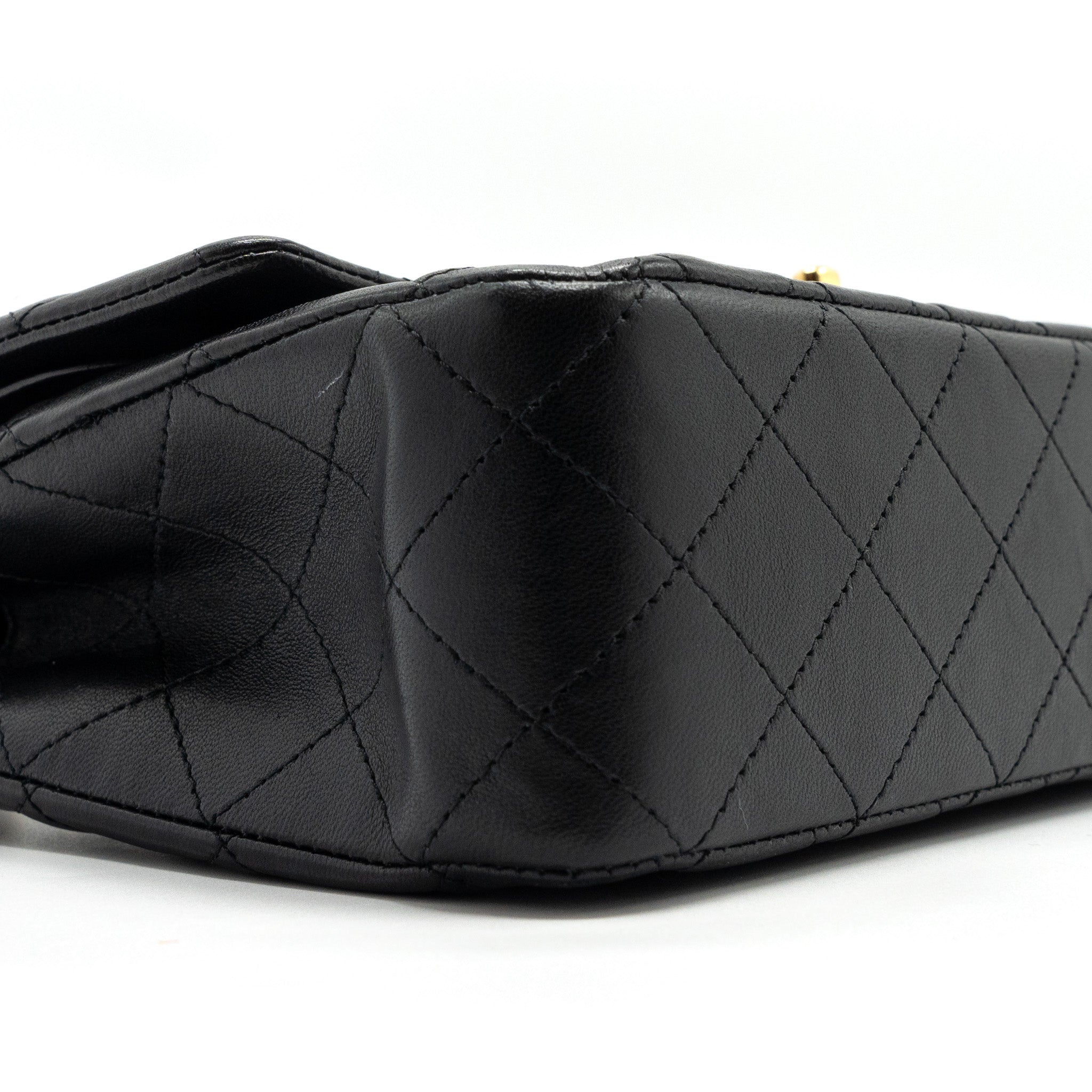 CHANEL MEDIUM CLASSIC DOUBLE FLAP BAG LAMBSKIN BLACK GHW