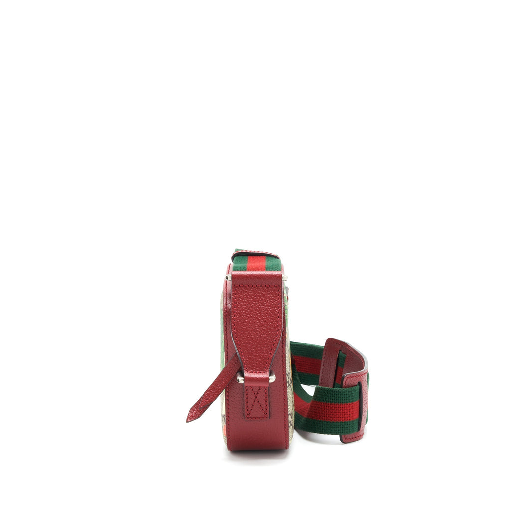 GUCCI PRINTED SUPREME CANVAS CAMERA BAG RED