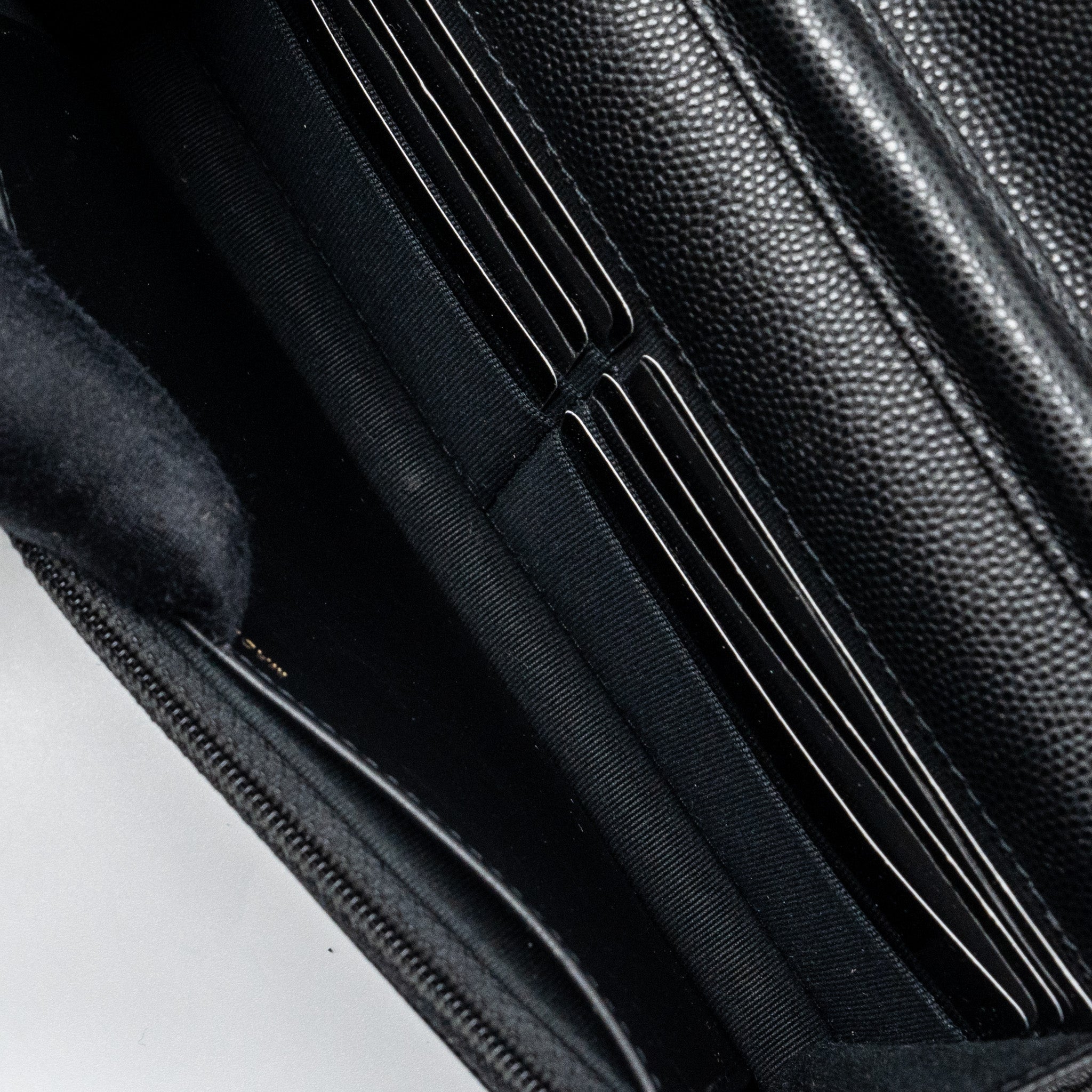 CHANEL DETAILED LOGO WALLET ON CHAIN BLACK CAVIAR LGHW (MICROCHIP)