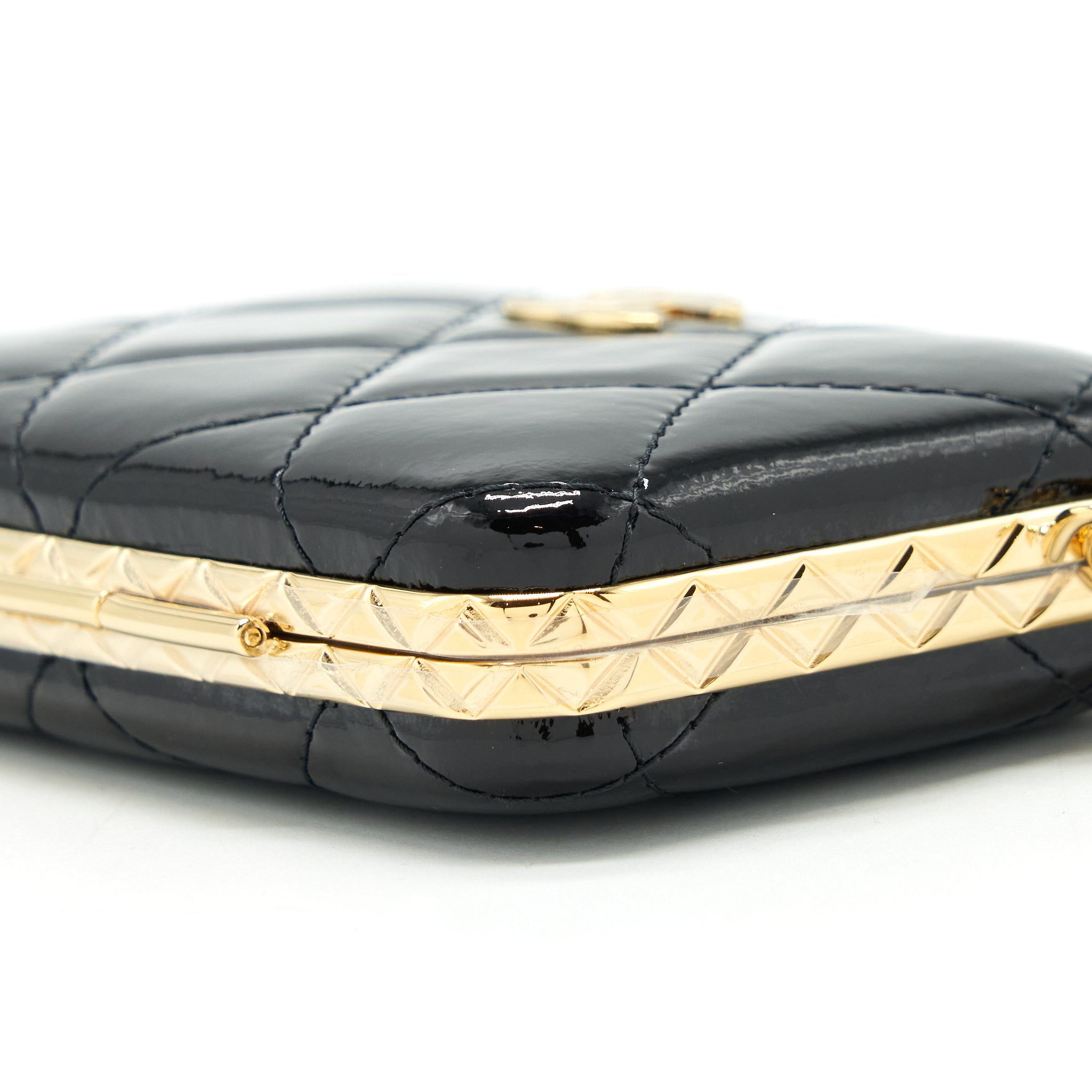 CHANEL 21A MINI CLIP BOX WITH CHAIN PATENT BLACK LGHW