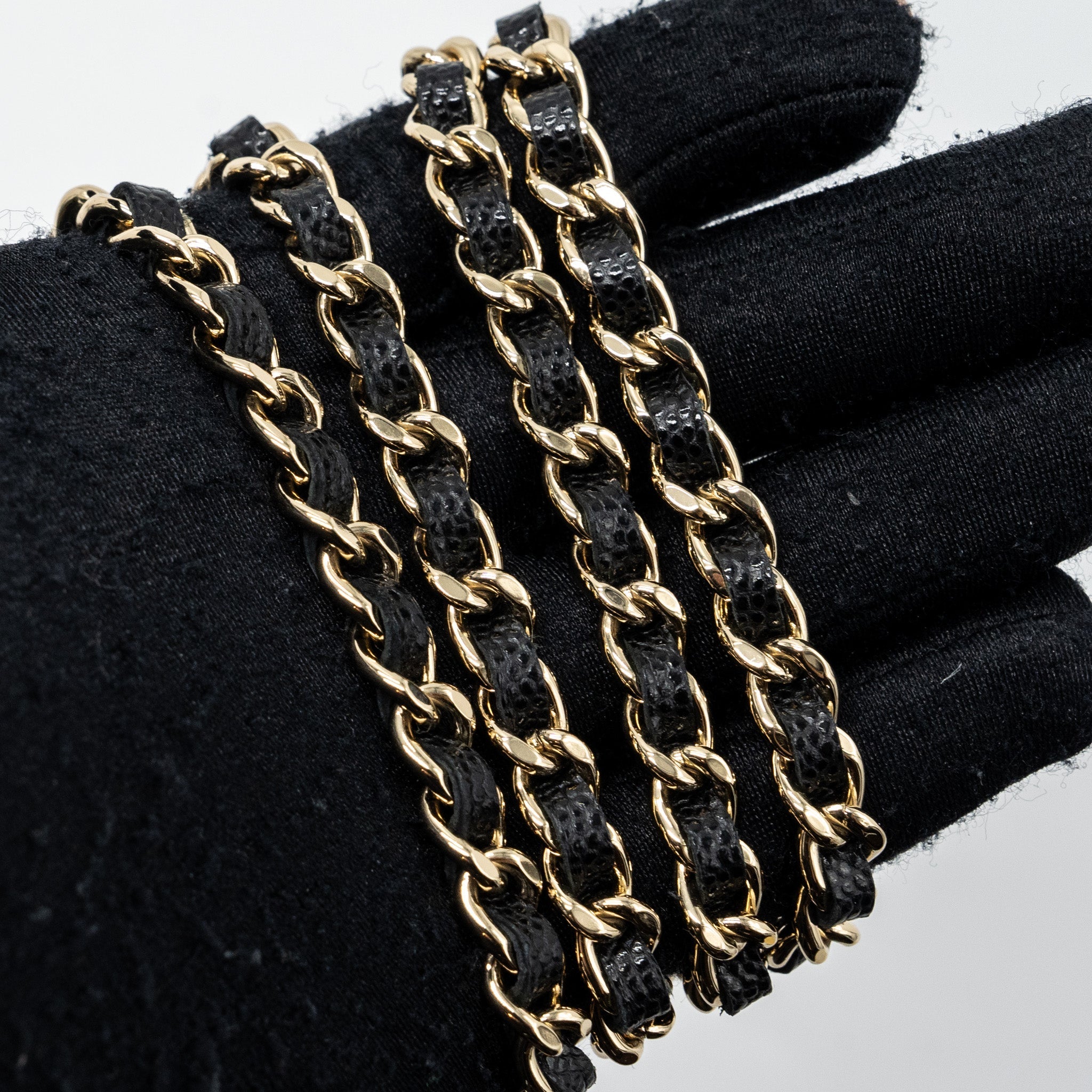 CHANEL DETAILED LOGO WALLET ON CHAIN BLACK CAVIAR LGHW (MICROCHIP)