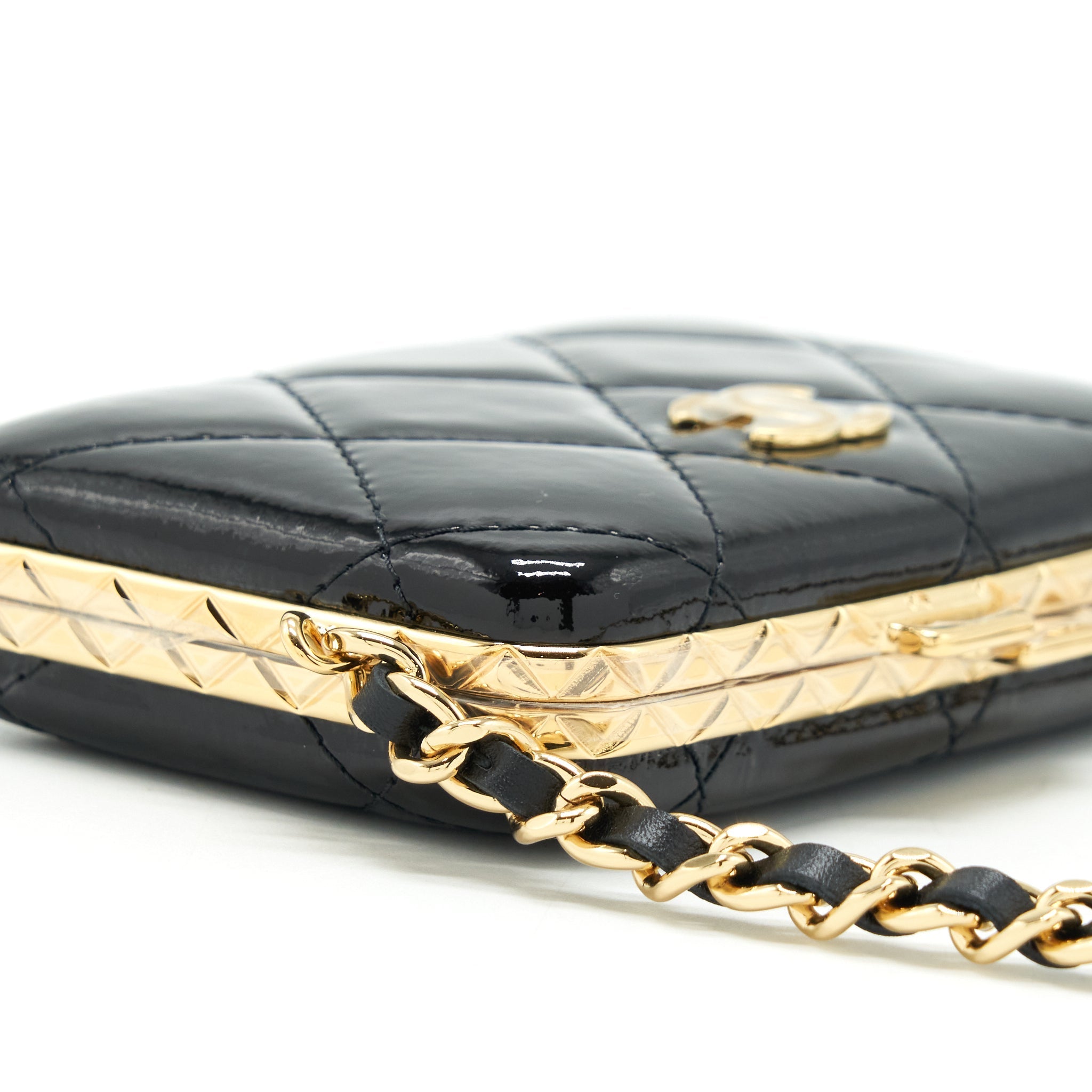 CHANEL 21A MINI CLIP BOX WITH CHAIN PATENT BLACK LGHW
