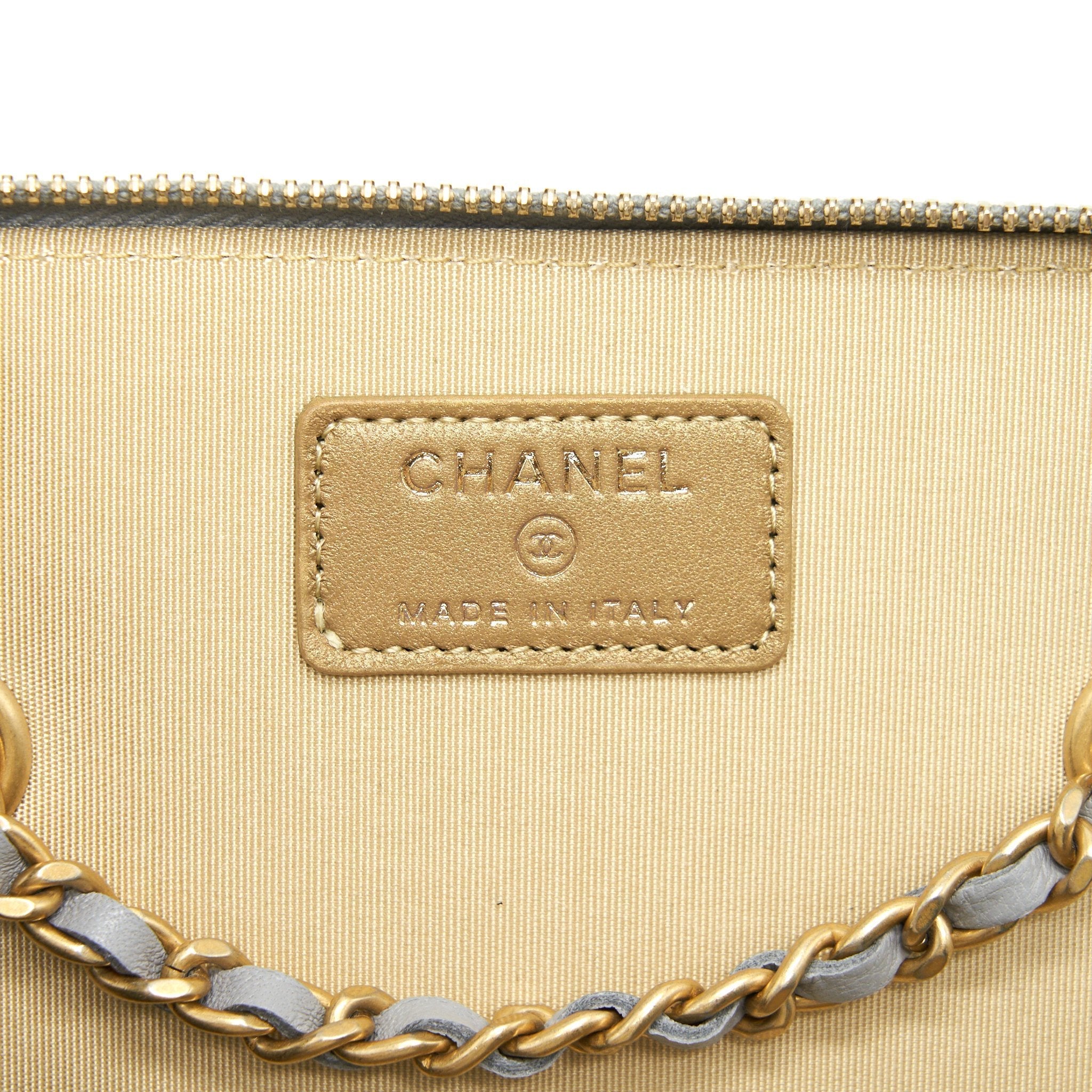 CHANEL 21B PEARL CRUSH LONG VANITY WITH CHAIN LIGHT GREY GHW